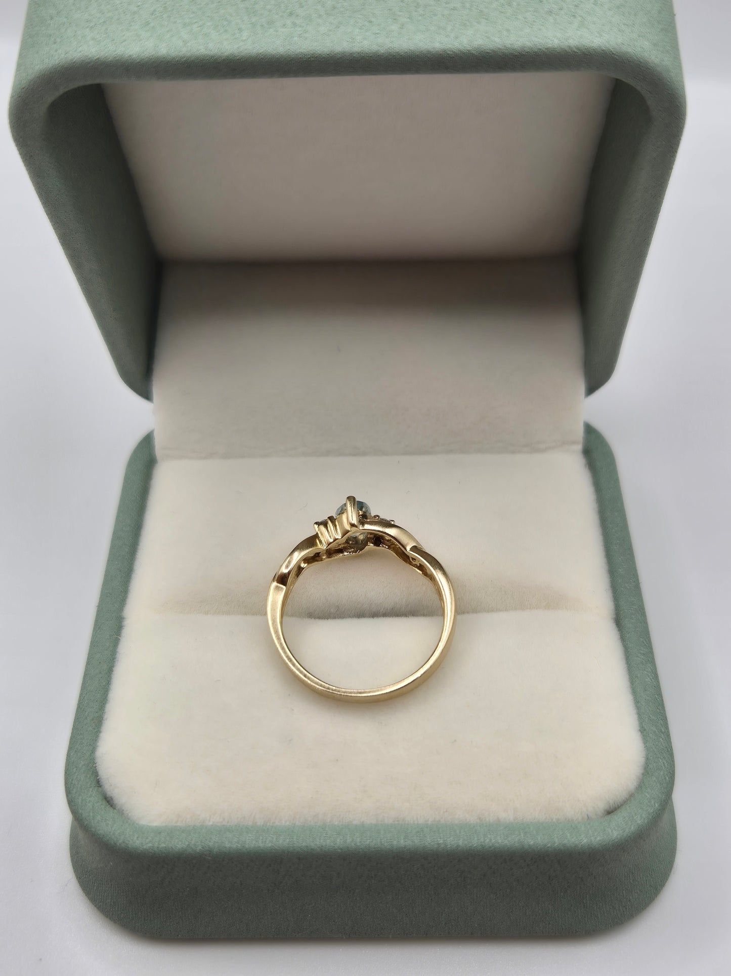 9ct gold topaz and diamond ring