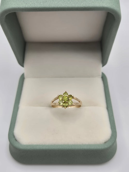 9ct gold peridot ring