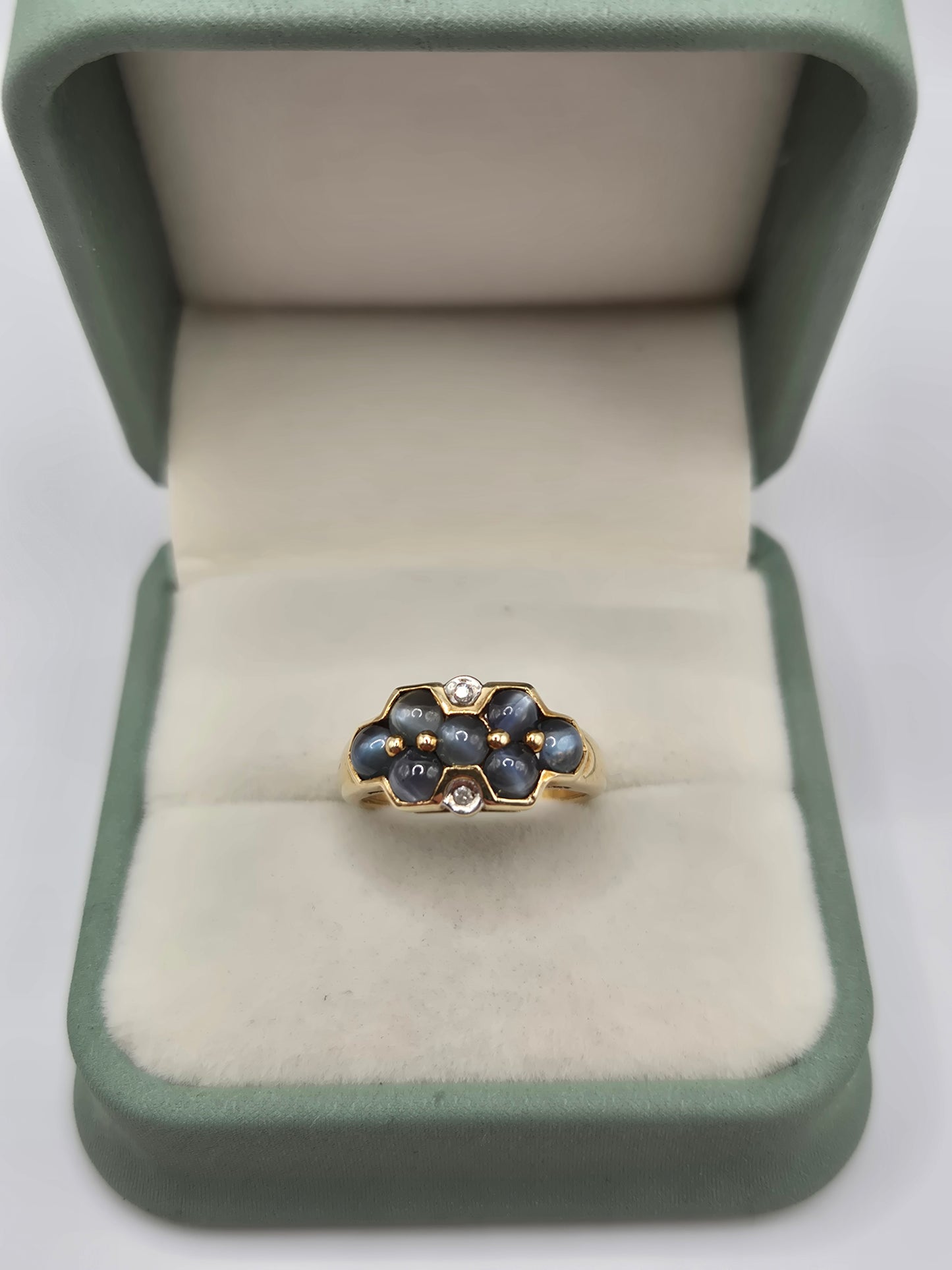 9ct gold cat's eye and diamond ring