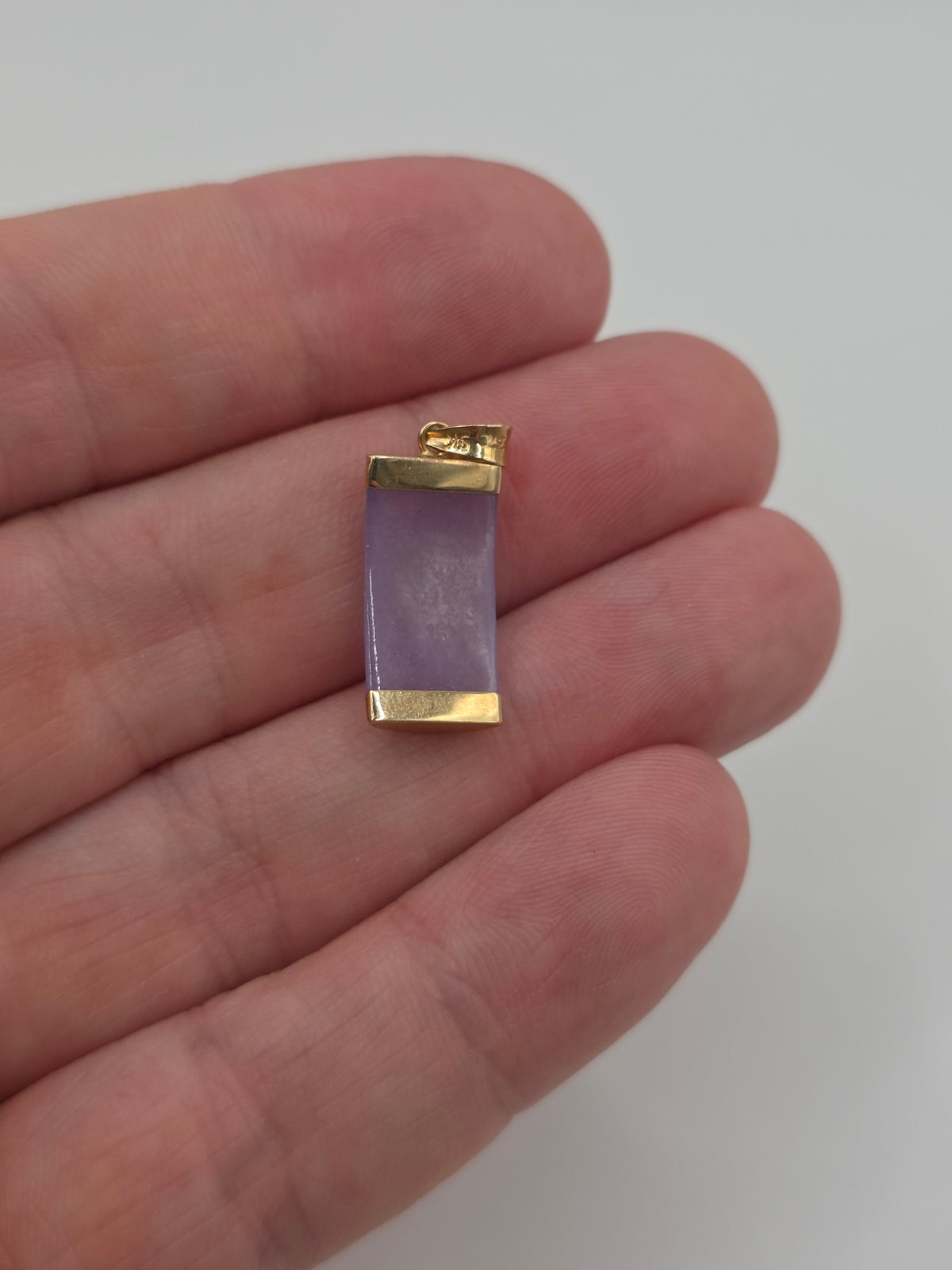 9ct gold jade pendant