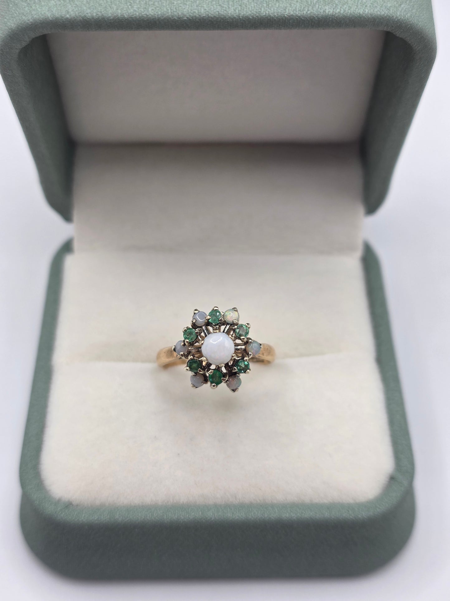 9ct gold emerald and opal ring