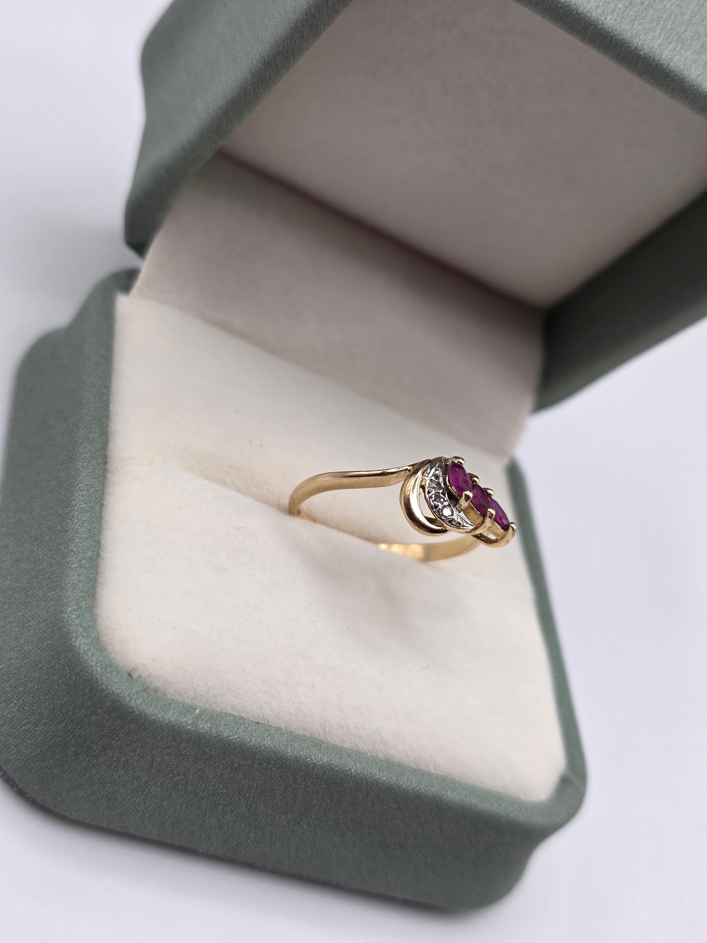 9ct gold ruby and diamond ring