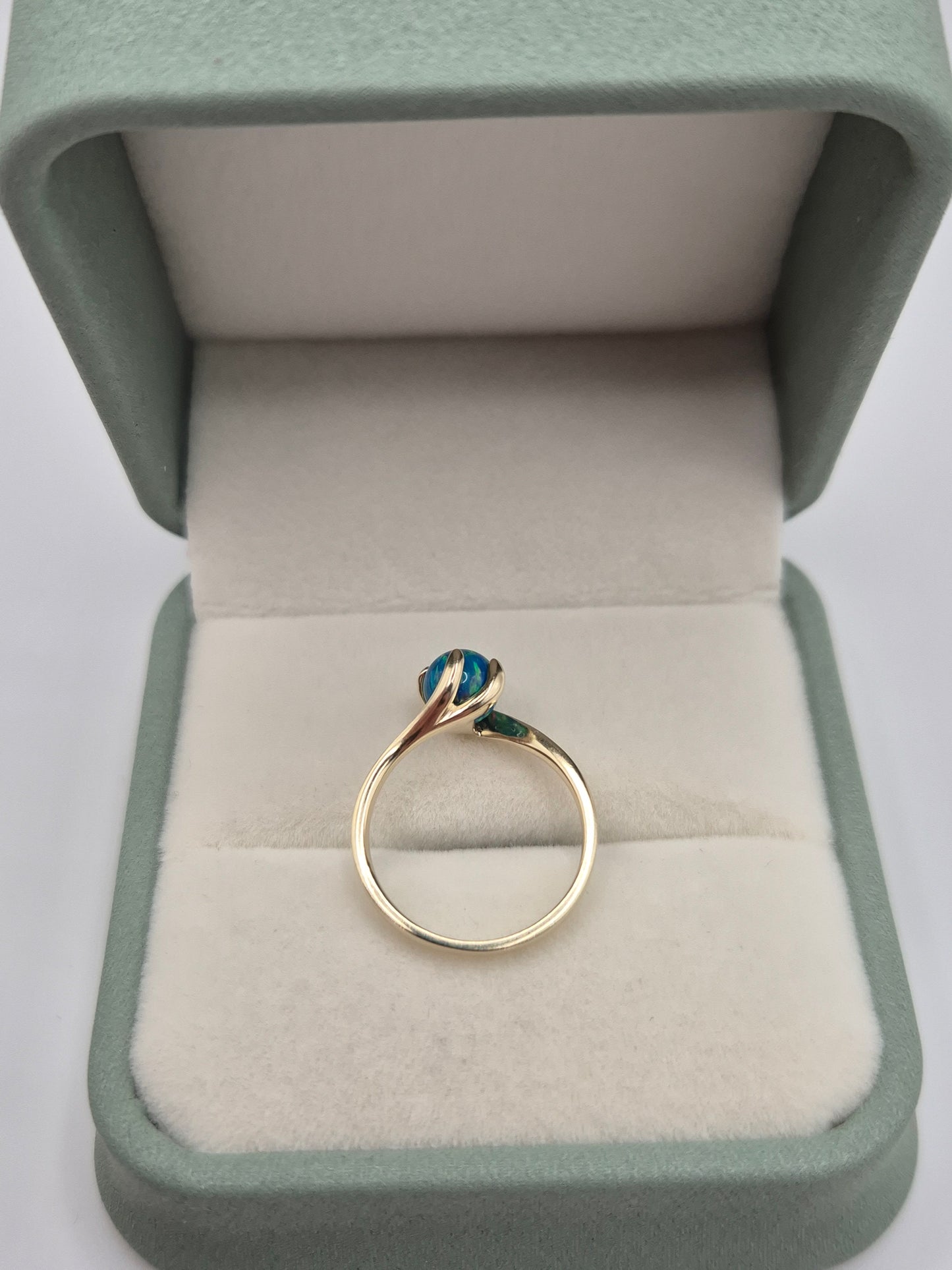 9ct gold simulated opal ring