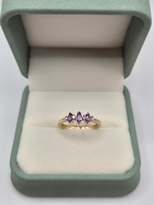 9ct gold tanzanite and diamond ring