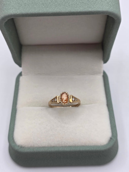 Vintage 9ct gold cameo ring