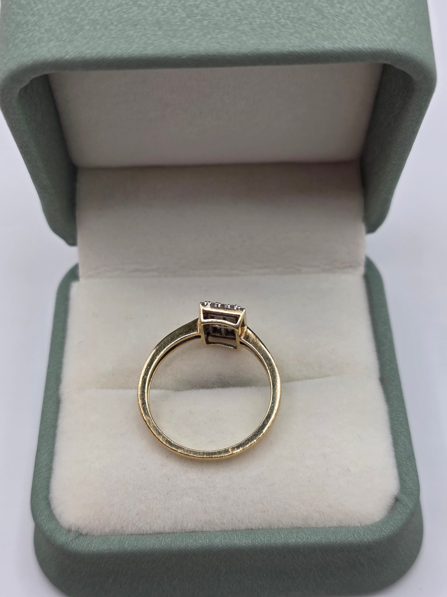 9ct gold diamond ring