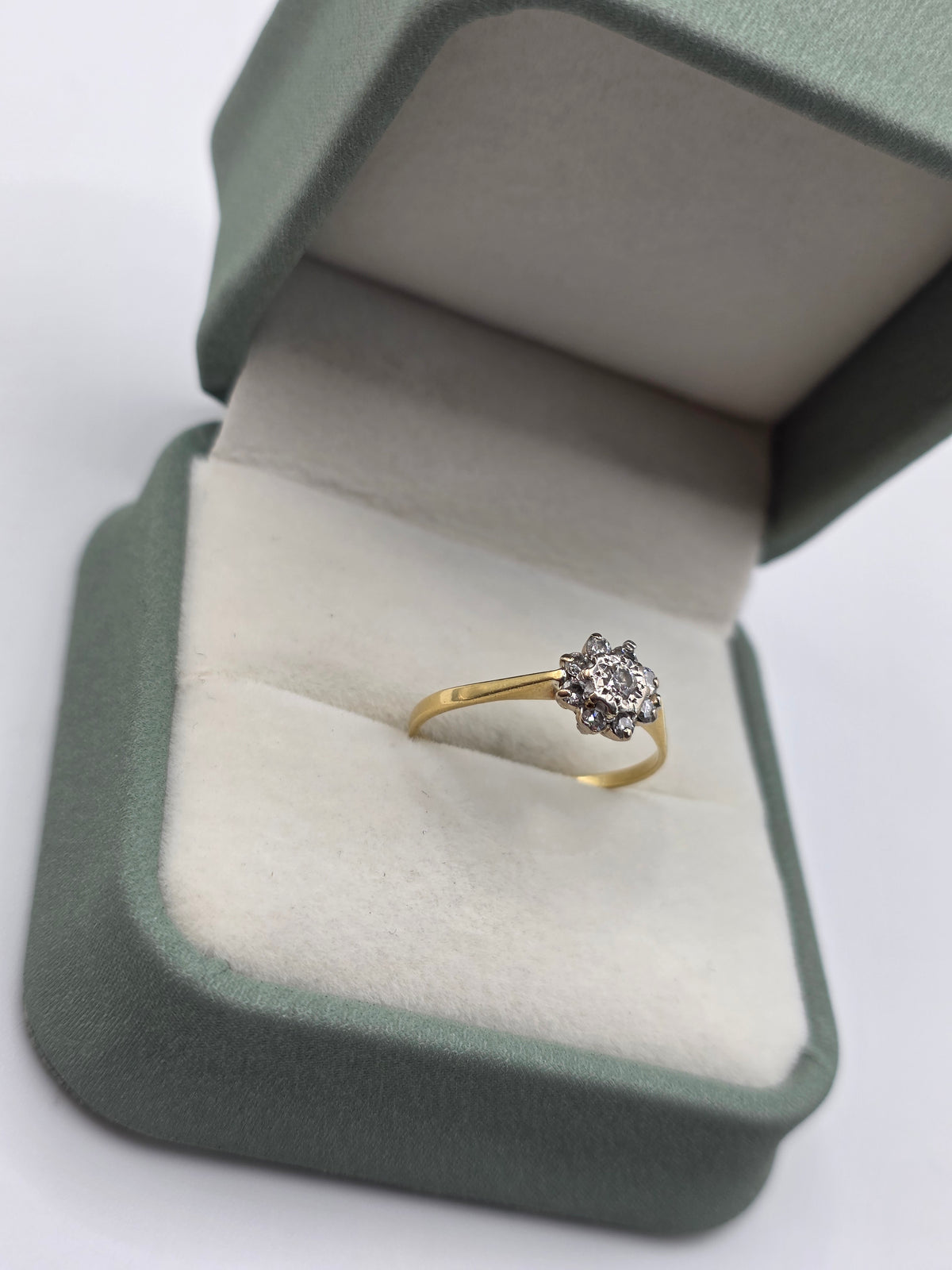 18ct gold diamond ring