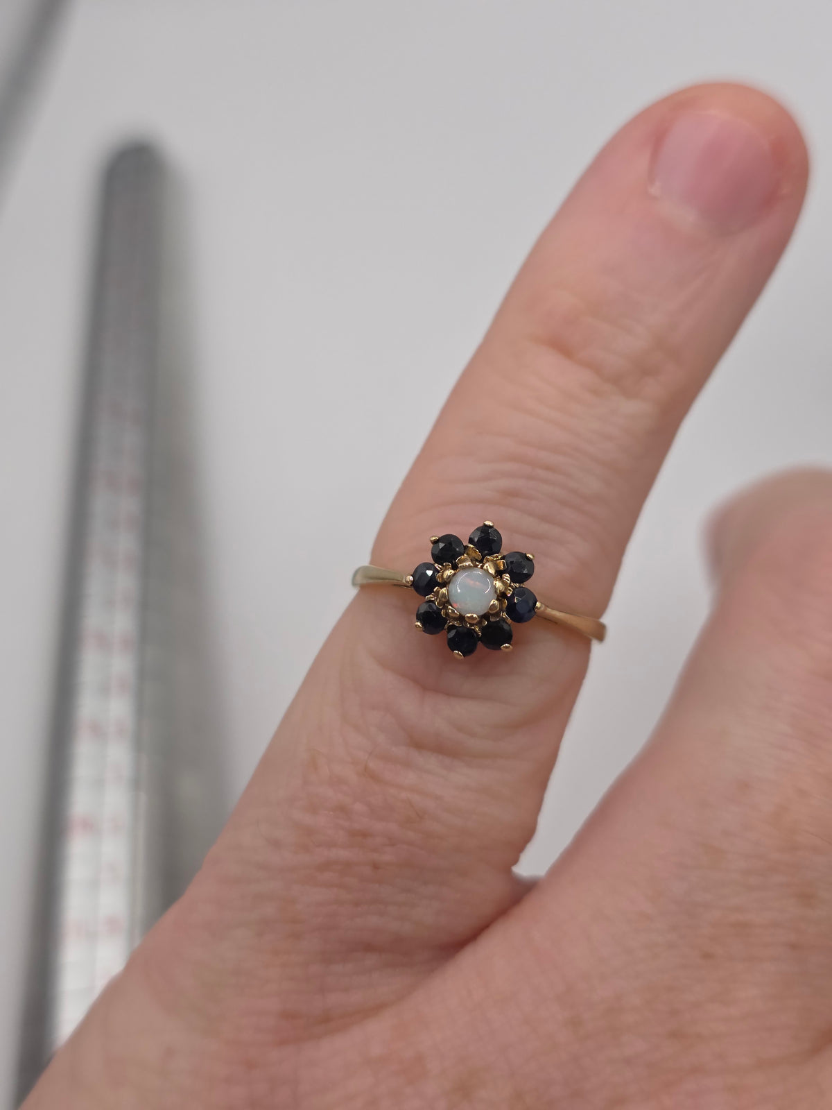 9ct gold opal and sapphire ring