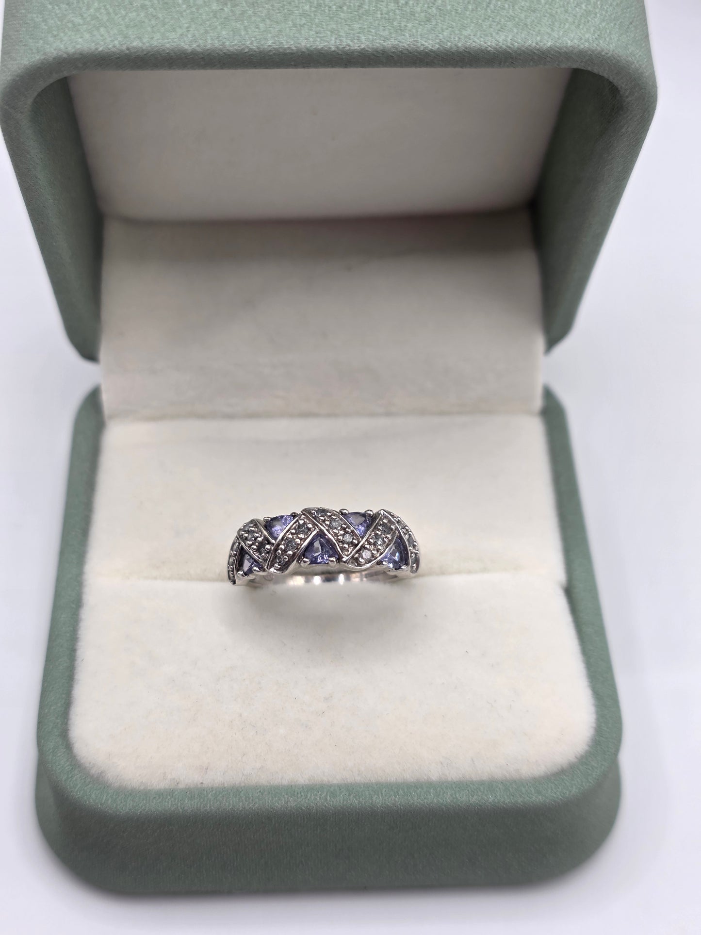 9ct white gold tanzanite and diamond ring