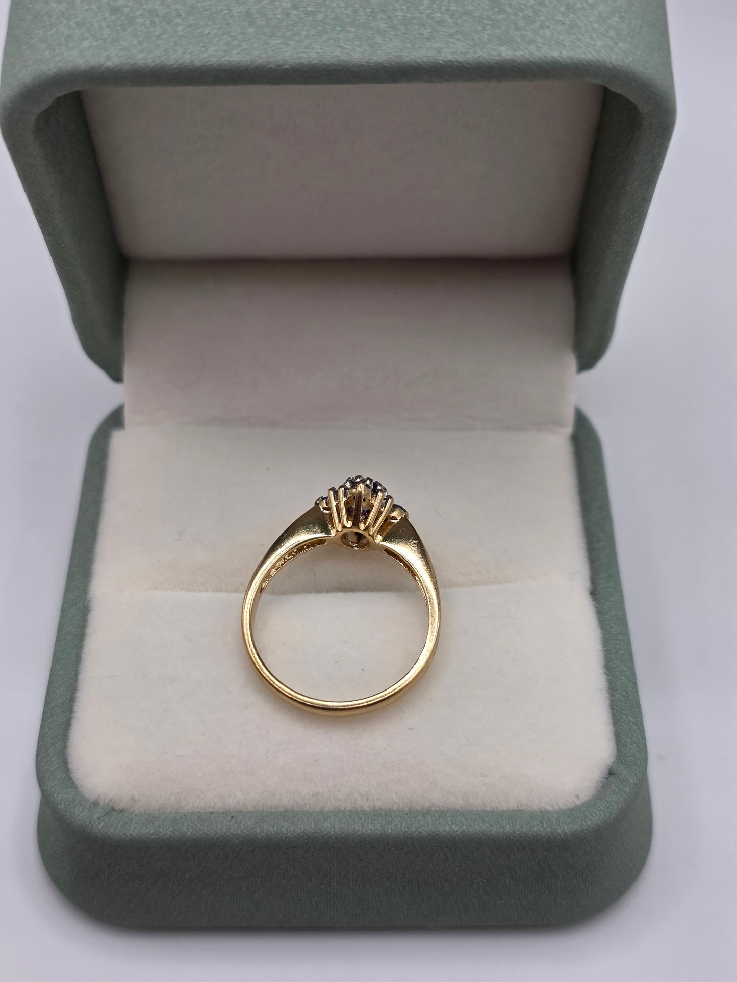 9ct gold amethyst and diamond ring