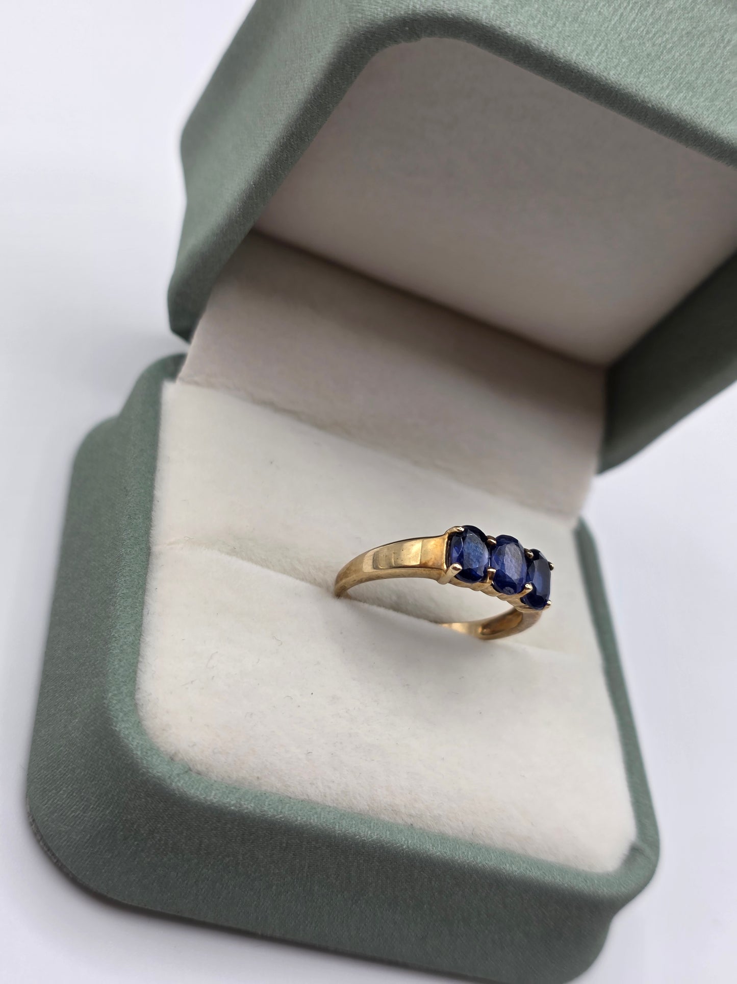9ct gold kyanite ring