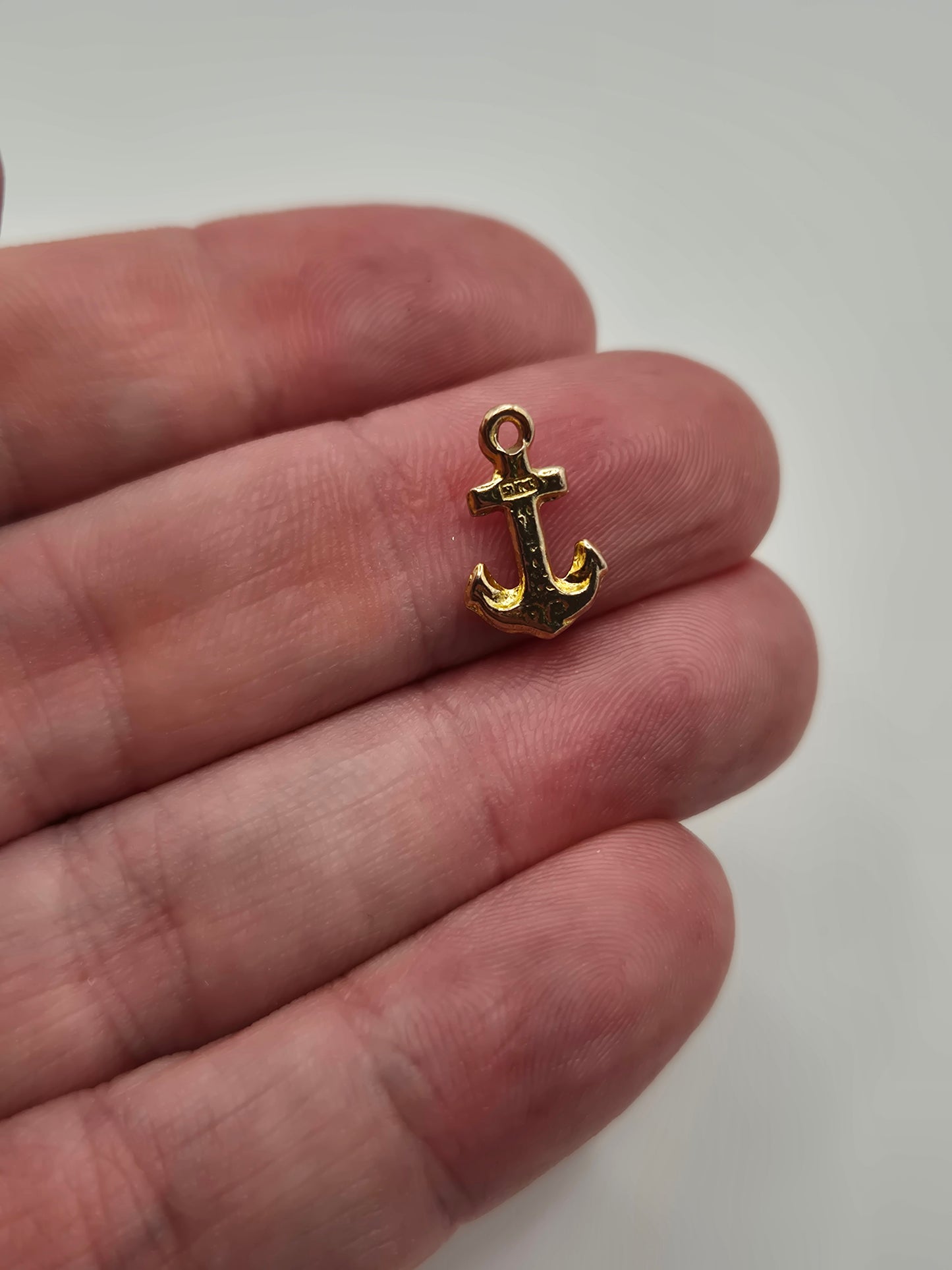 9ct gold anchor charm