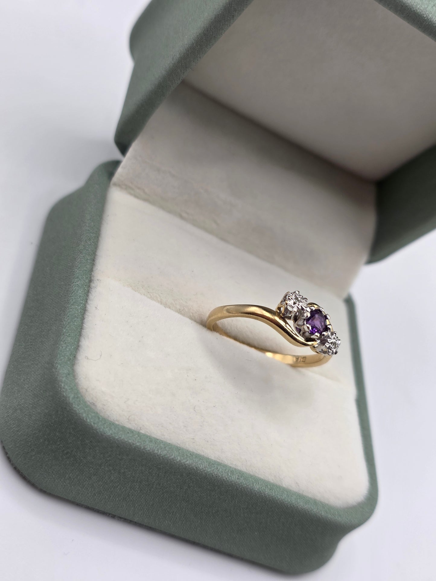 9ct gold amethyst and diamond ring