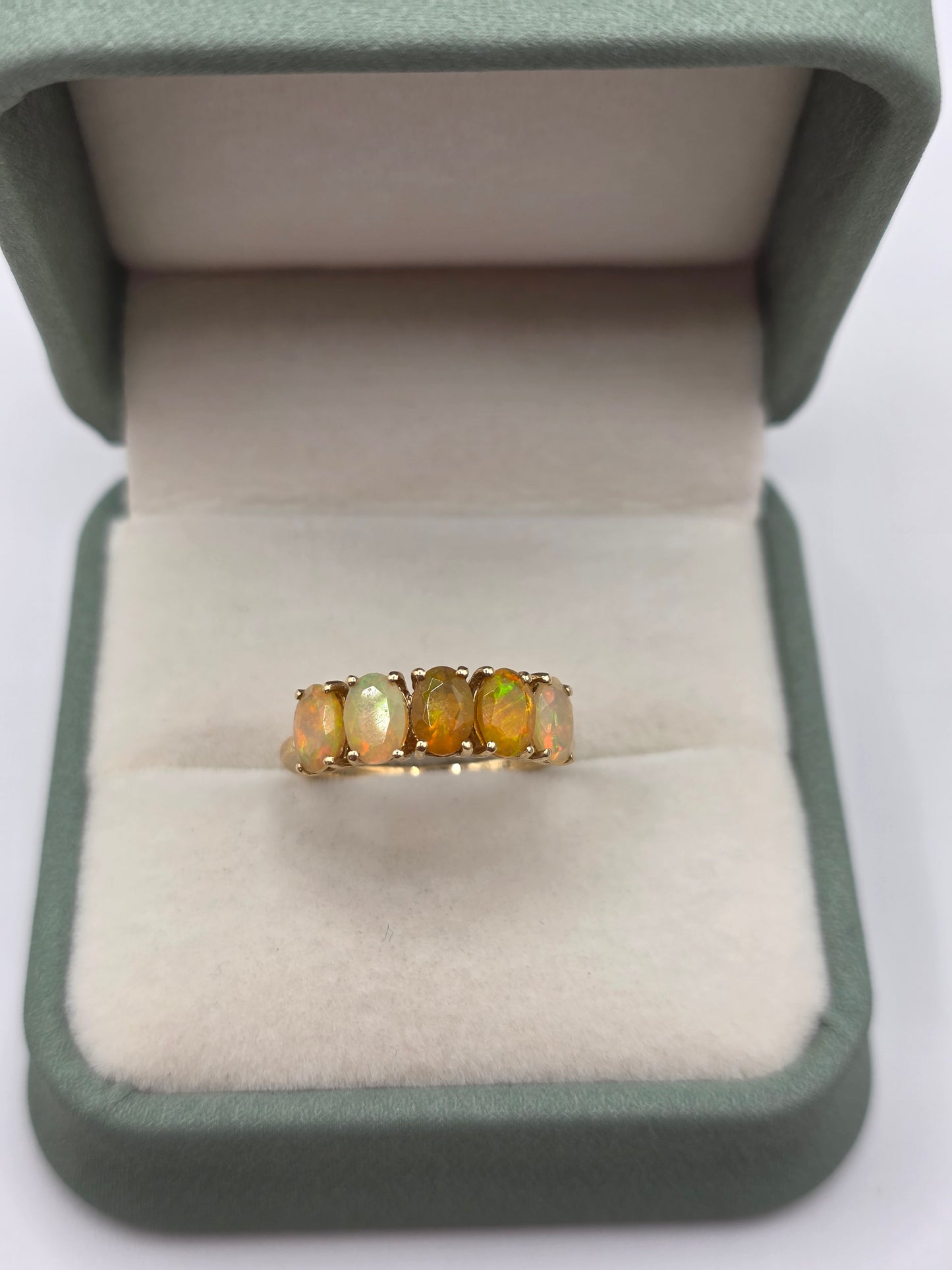 9ct gold opal ring