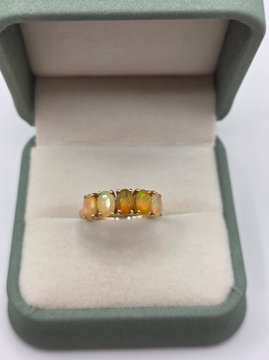 9ct gold opal ring