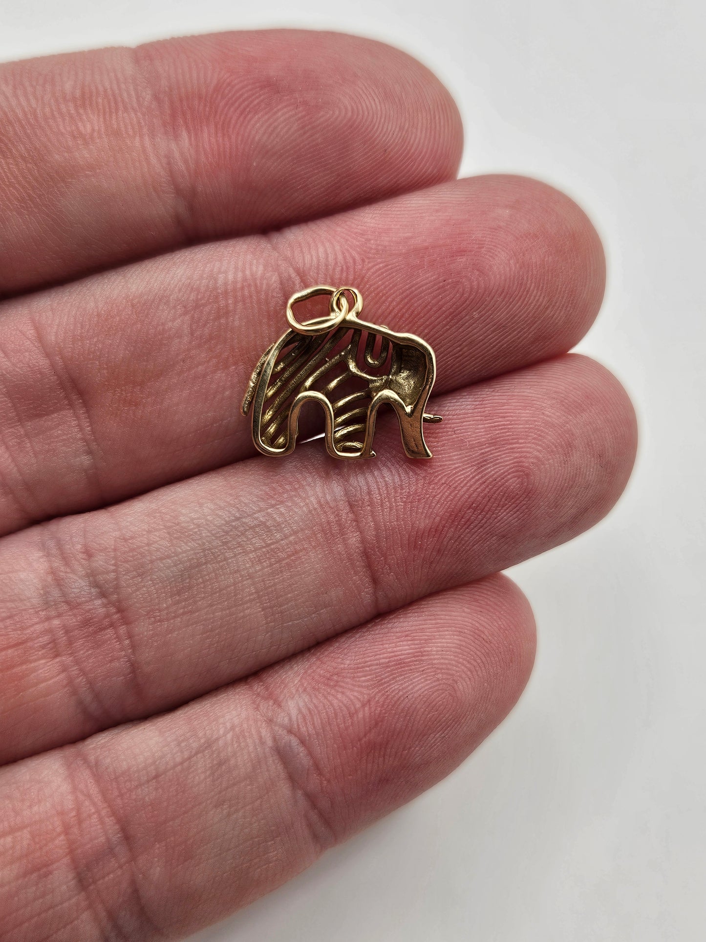 9ct gold elephant charm