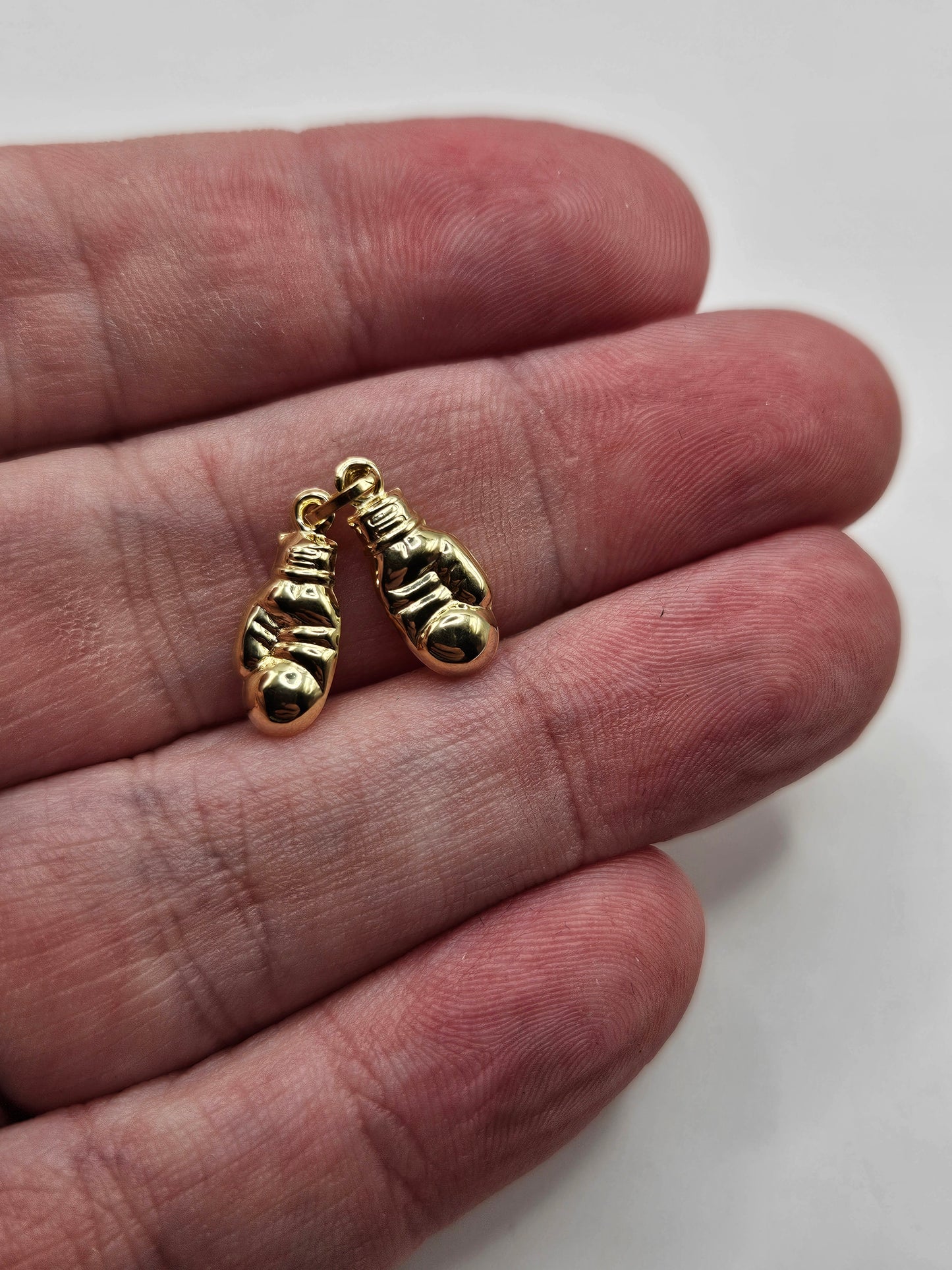 9ct gold boxing glove charm