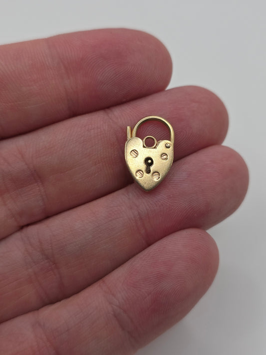 9ct gold padlock 46