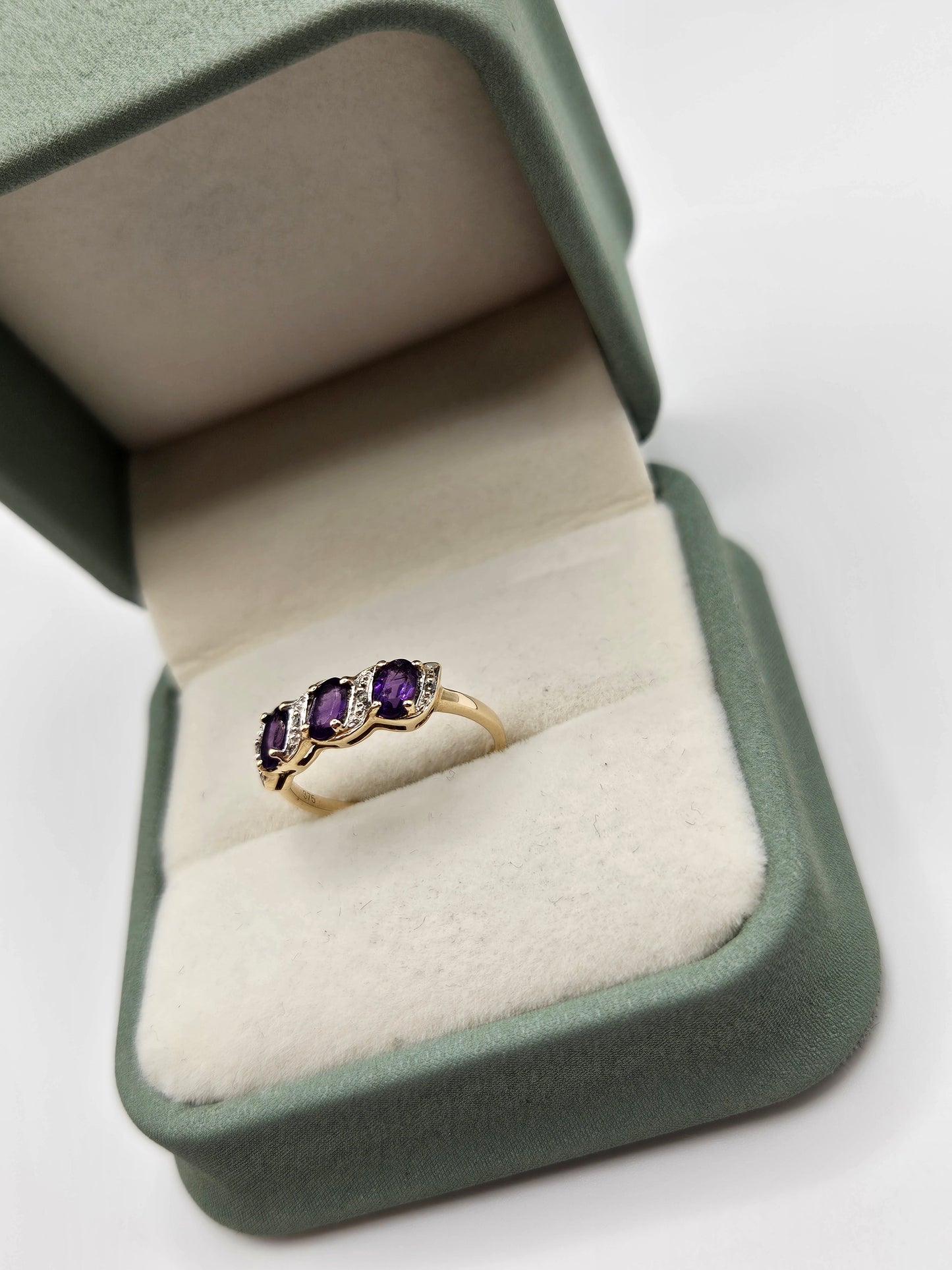 9ct gold amethyst and diamond ring