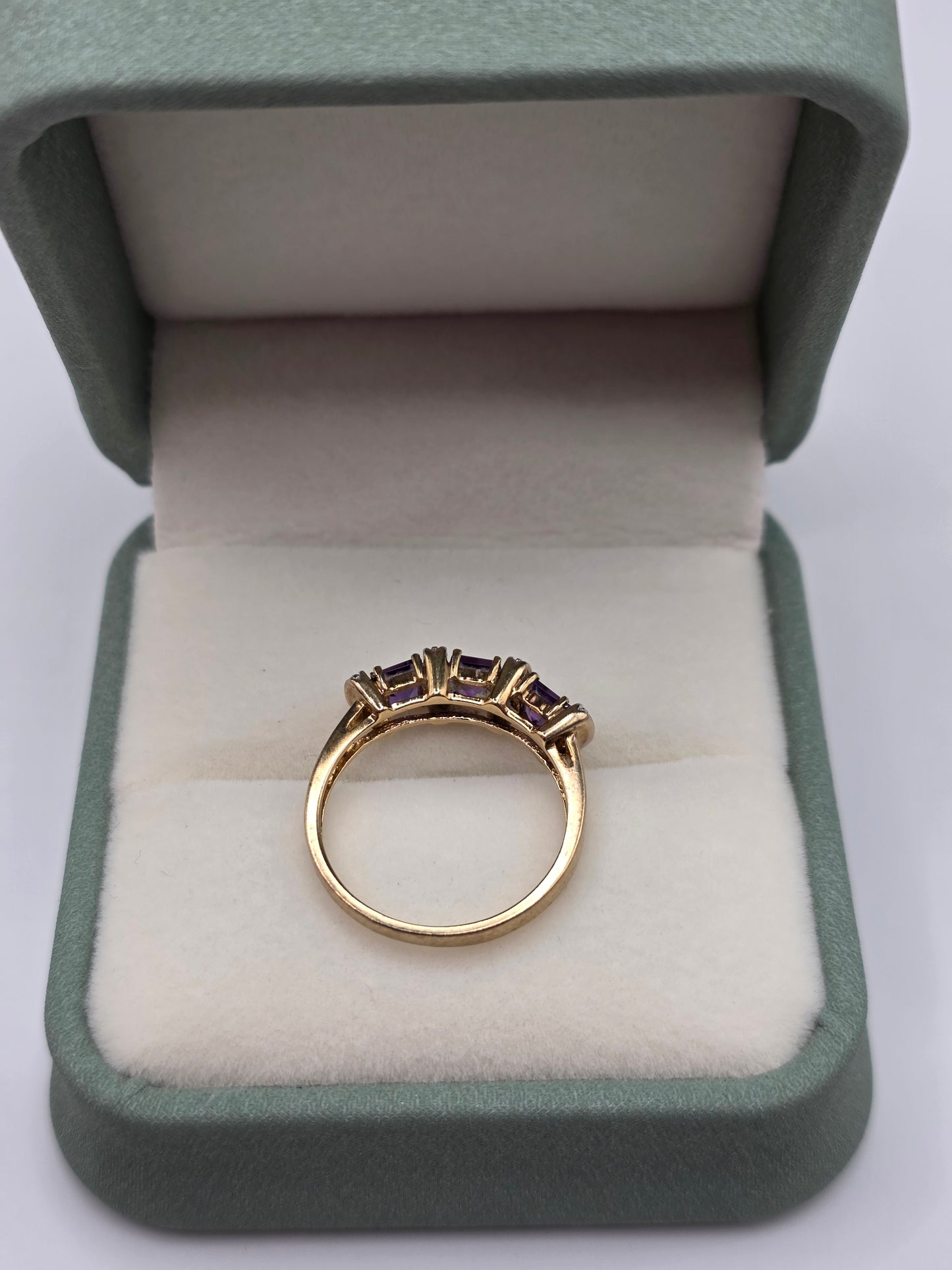 9ct gold amethyst and diamond ring