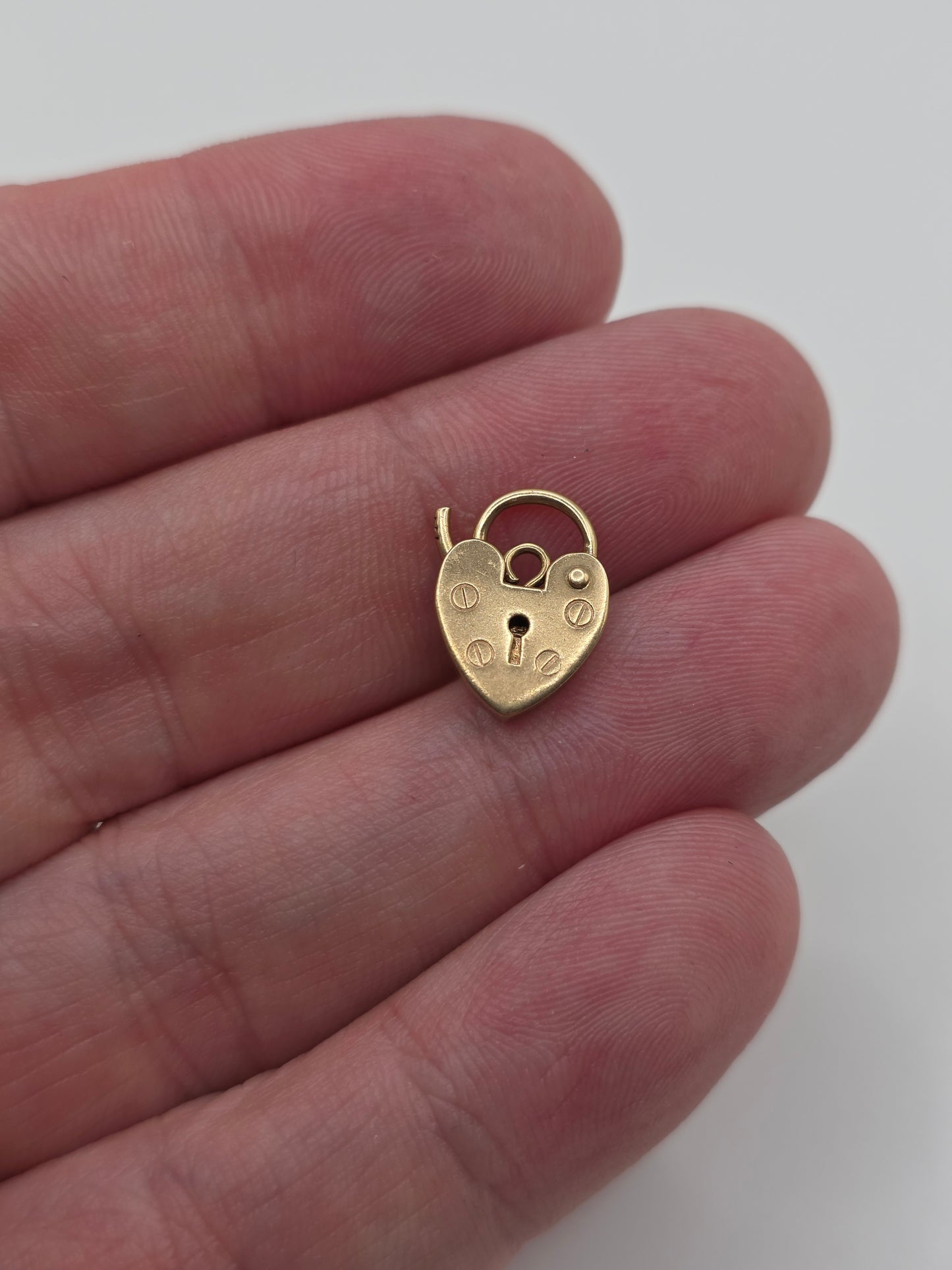 9ct gold padlock 55