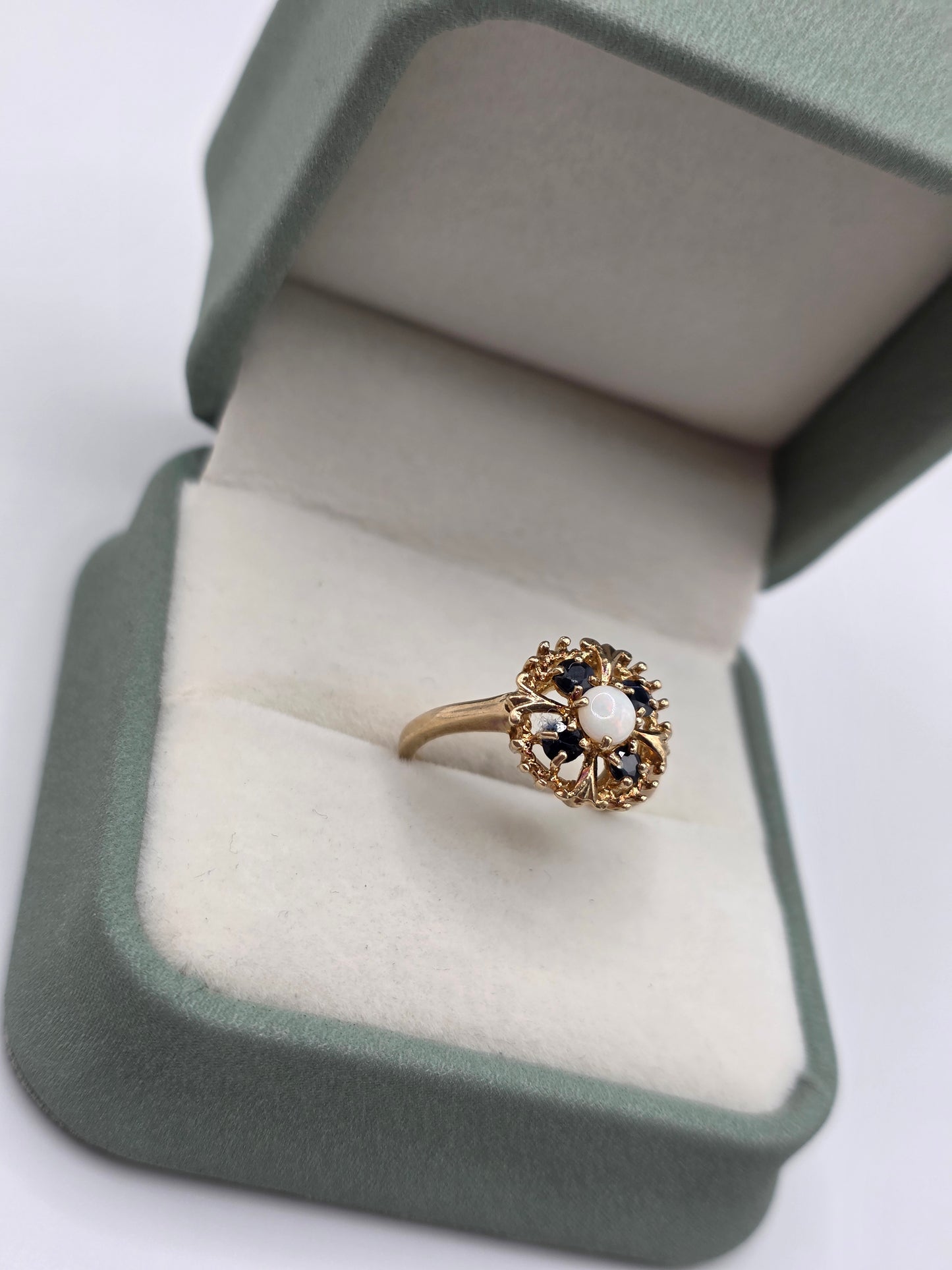 9ct gold opal and sapphire ring
