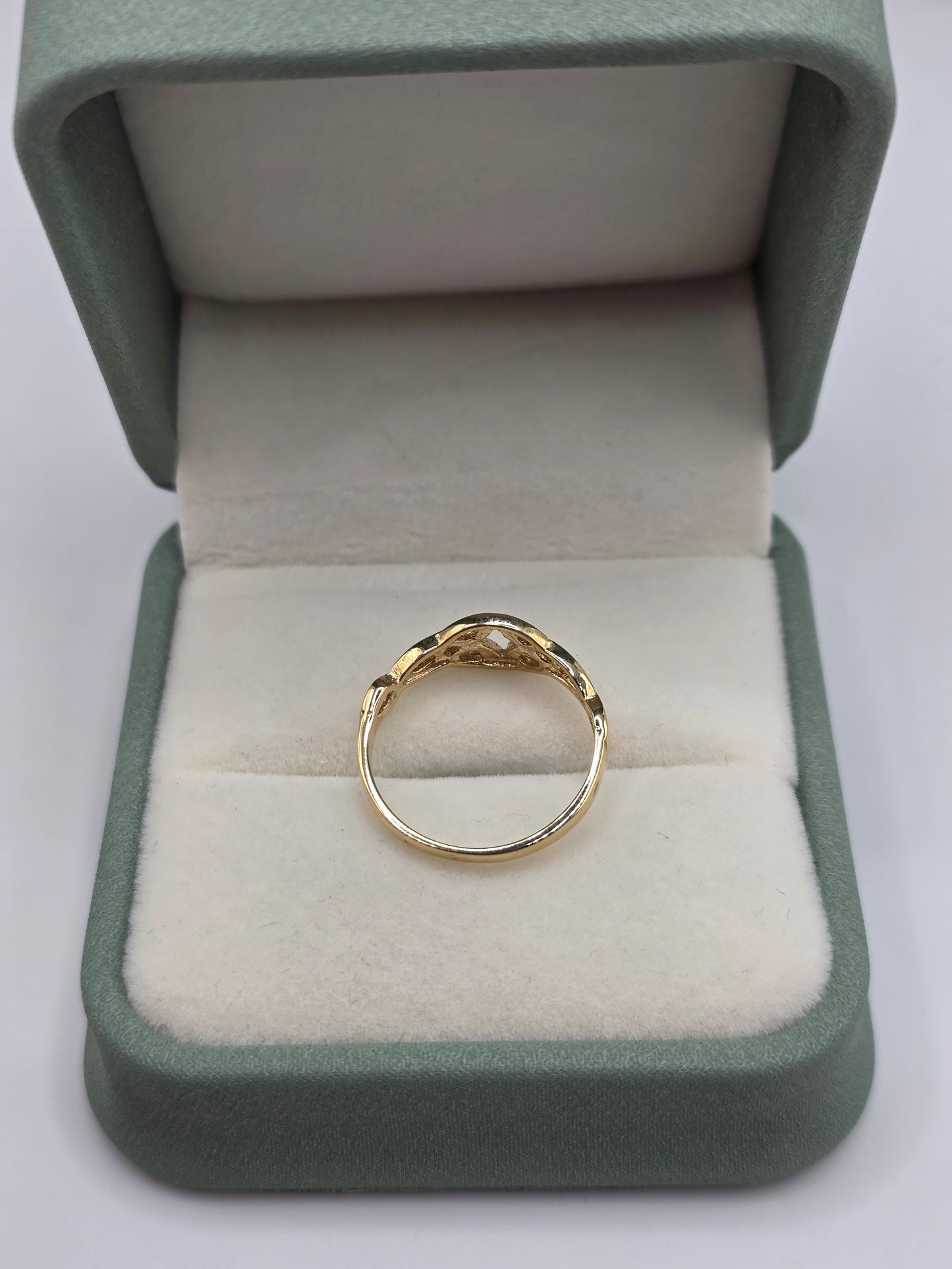 9ct gold celtic ring
