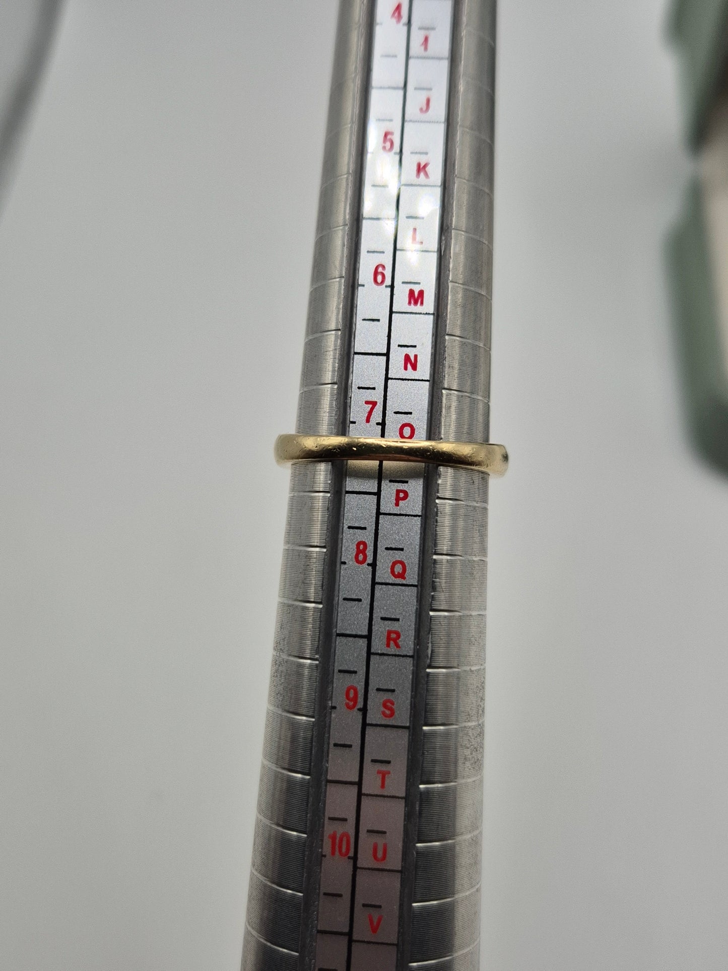 9ct gold sapphire and diamond ring