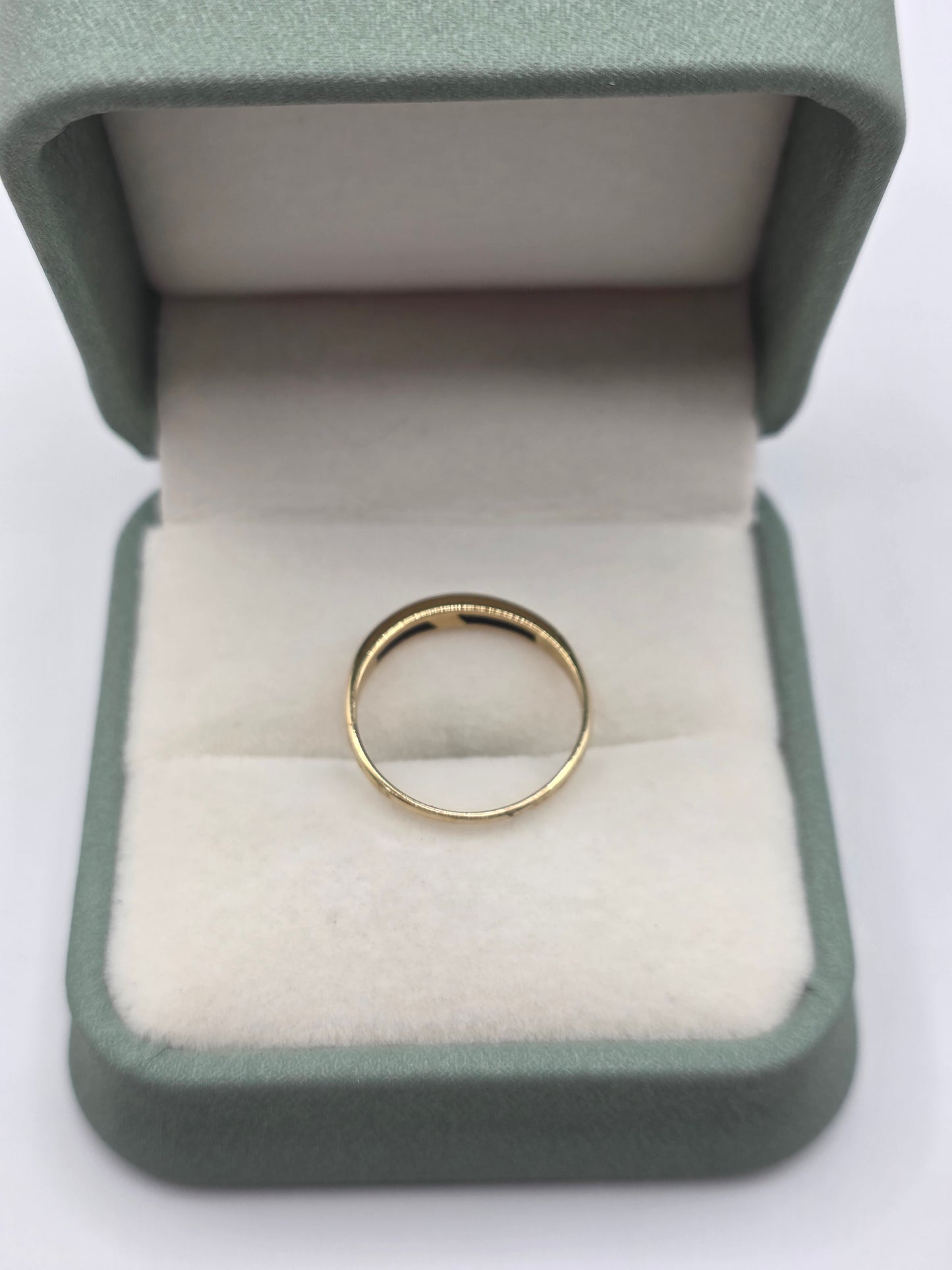 9ct gold onyx ring