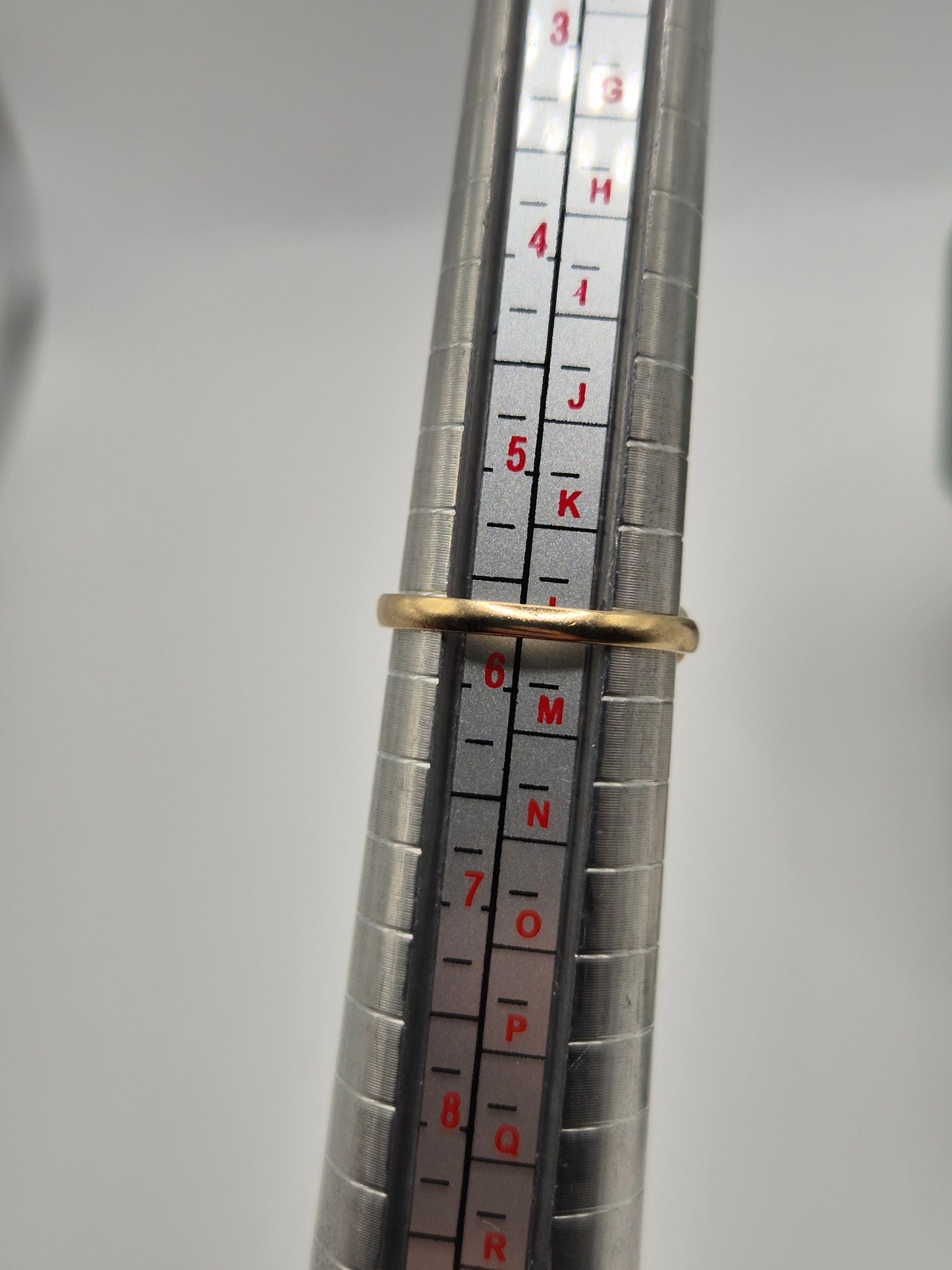 9ct gold sapphire and diamond ring