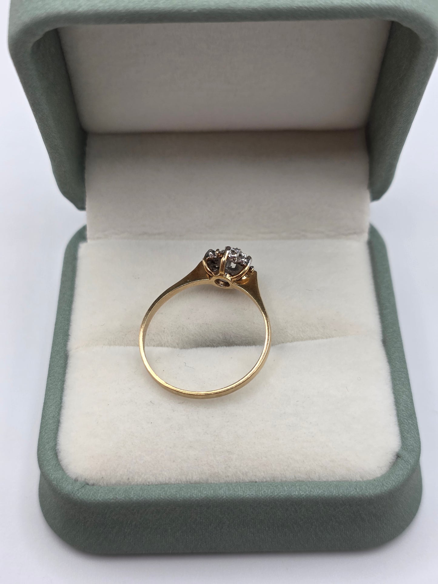 9ct gold diamond snowflake ring