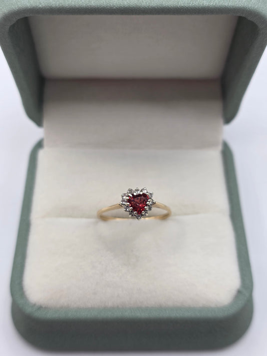 9ct gold garnet and diamond ring