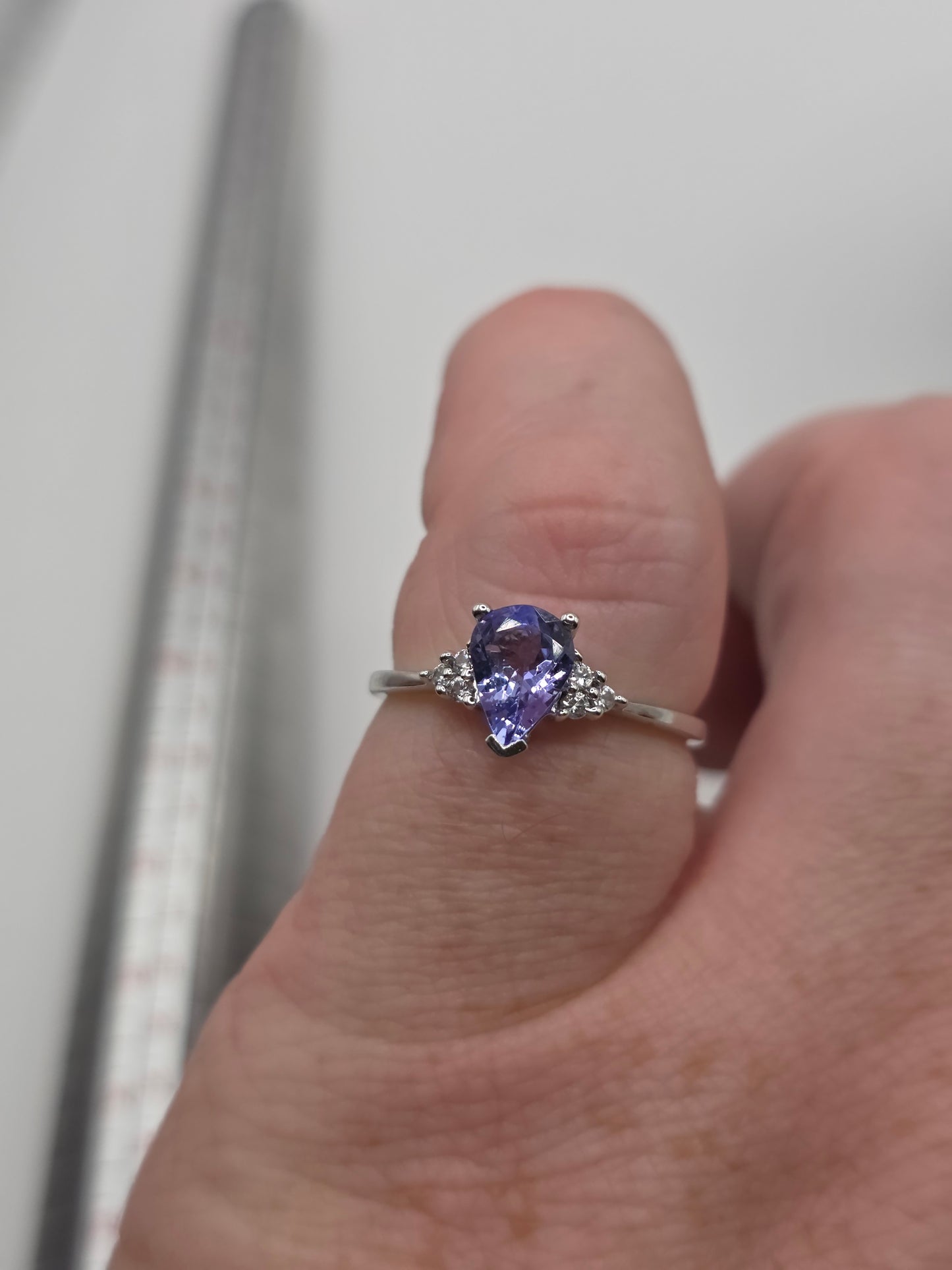 9ct white gold tanzanite and zircon ring