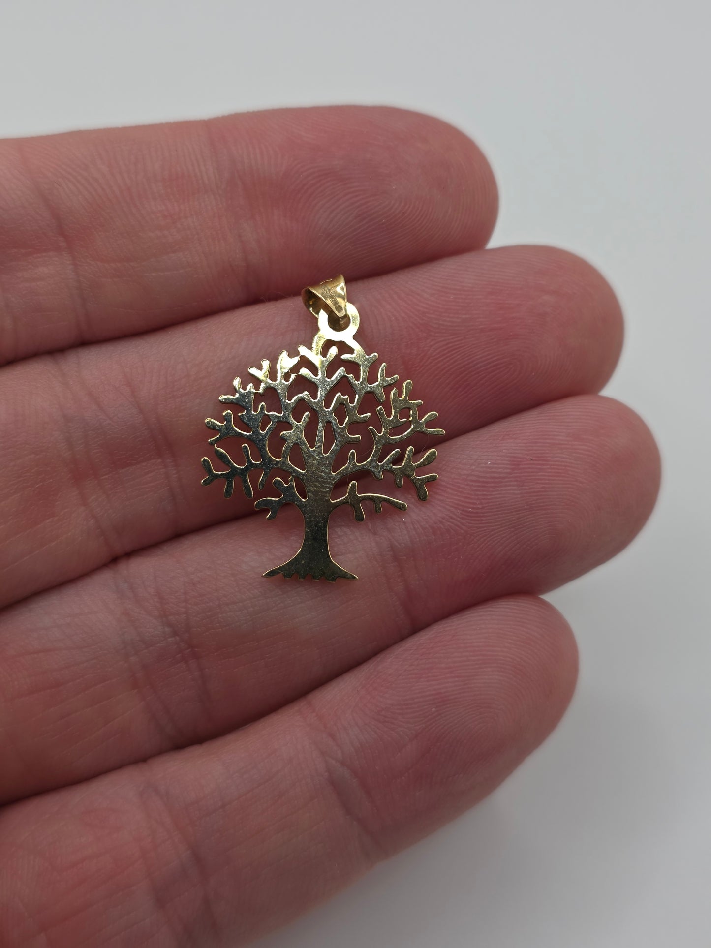 9ct gold tree of life pendant