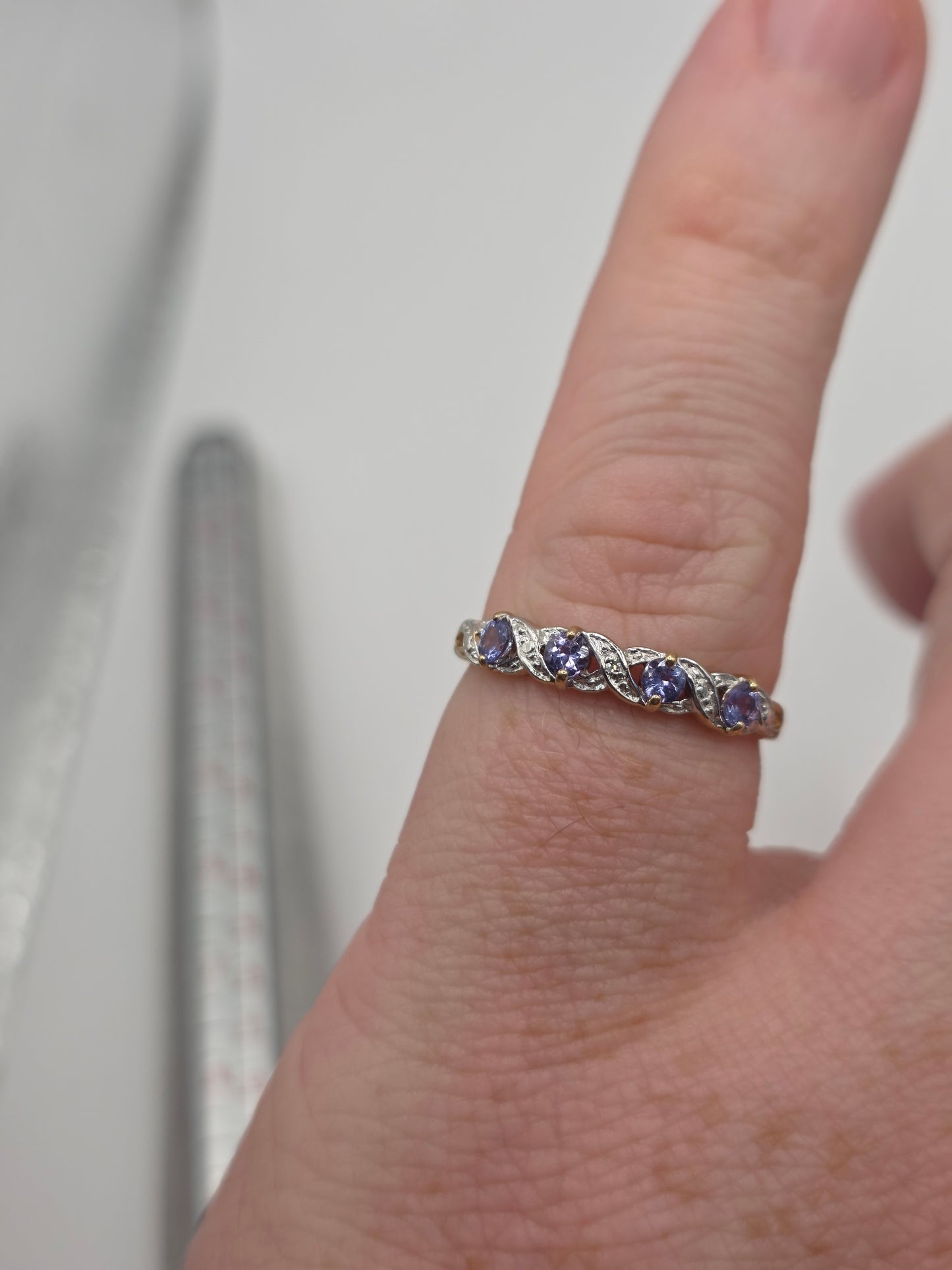 9ct gold tanzanite and diamond ring