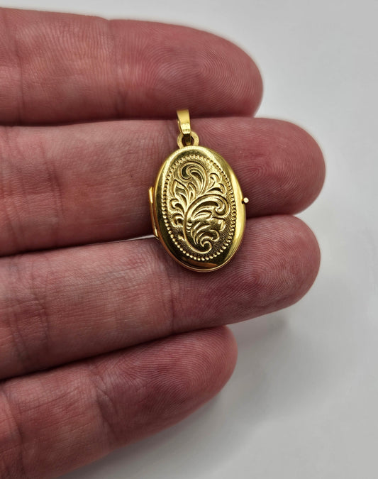 9ct gold floral locket