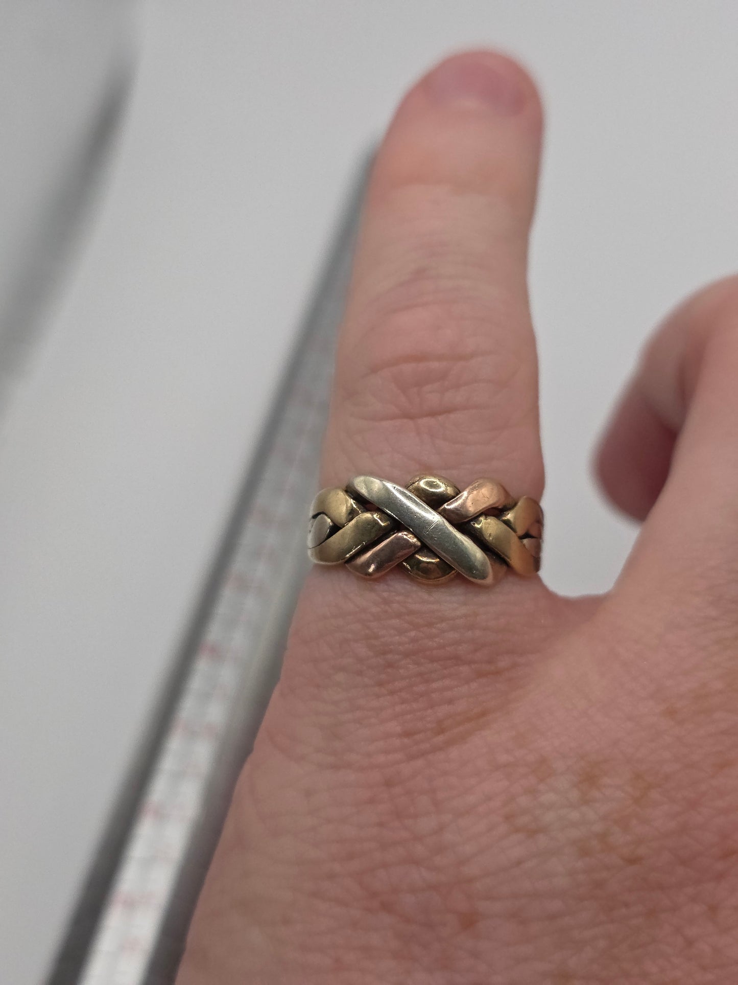 9ct tri gold puzzle ring