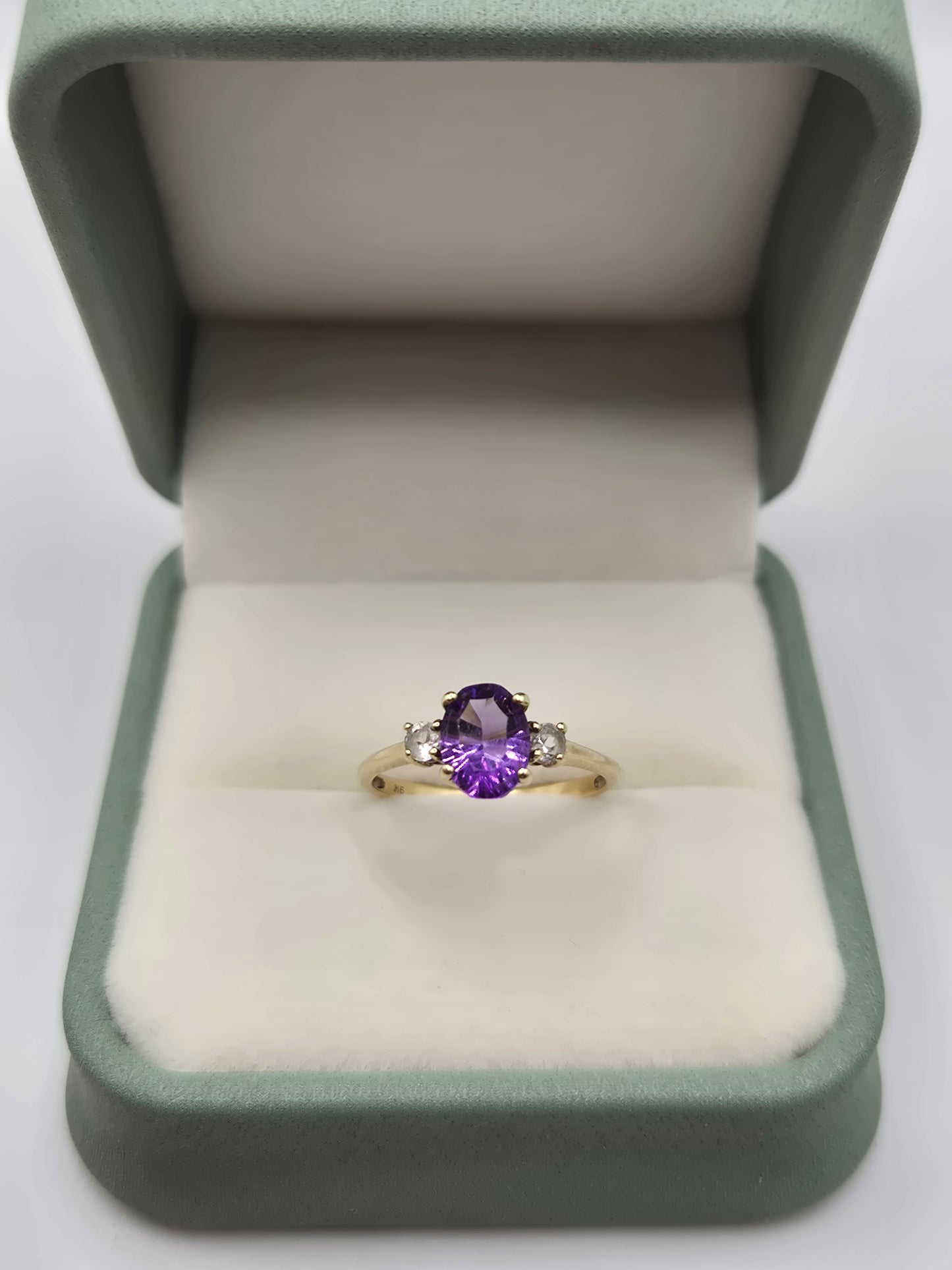 9ct gold amethyst and cz ring
