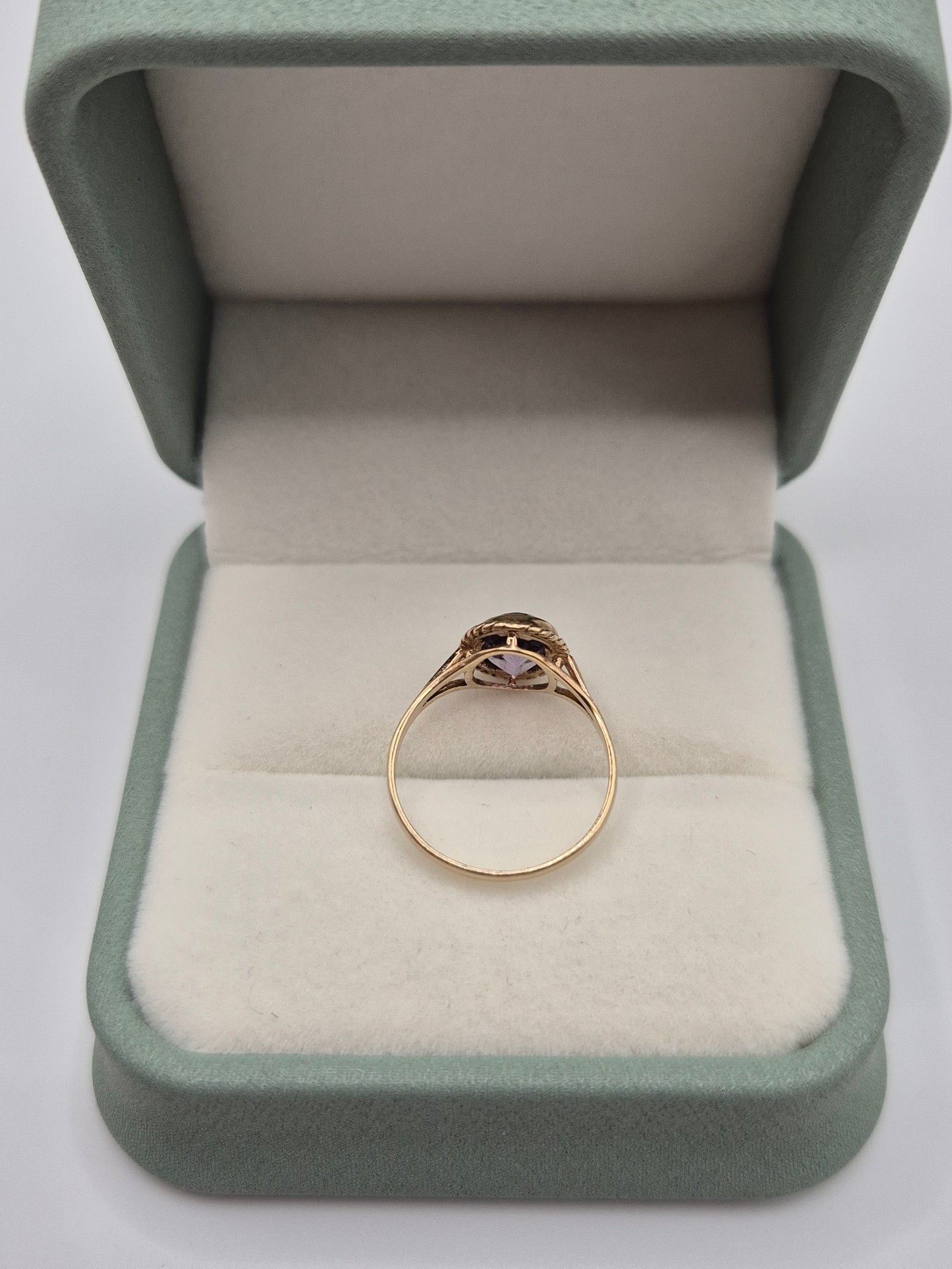 9ct gold amethyst ring