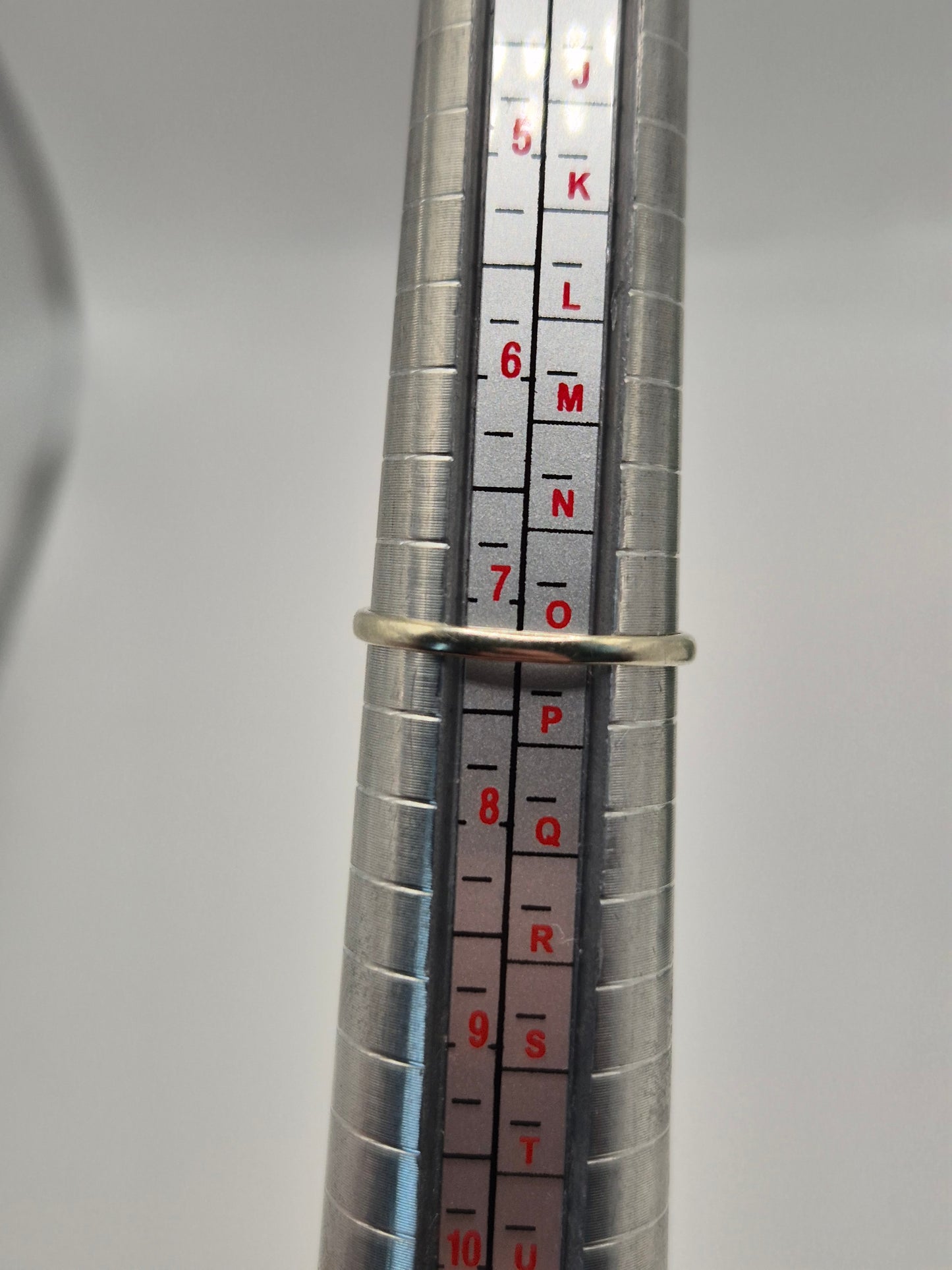 9ct white gold amethyst ring