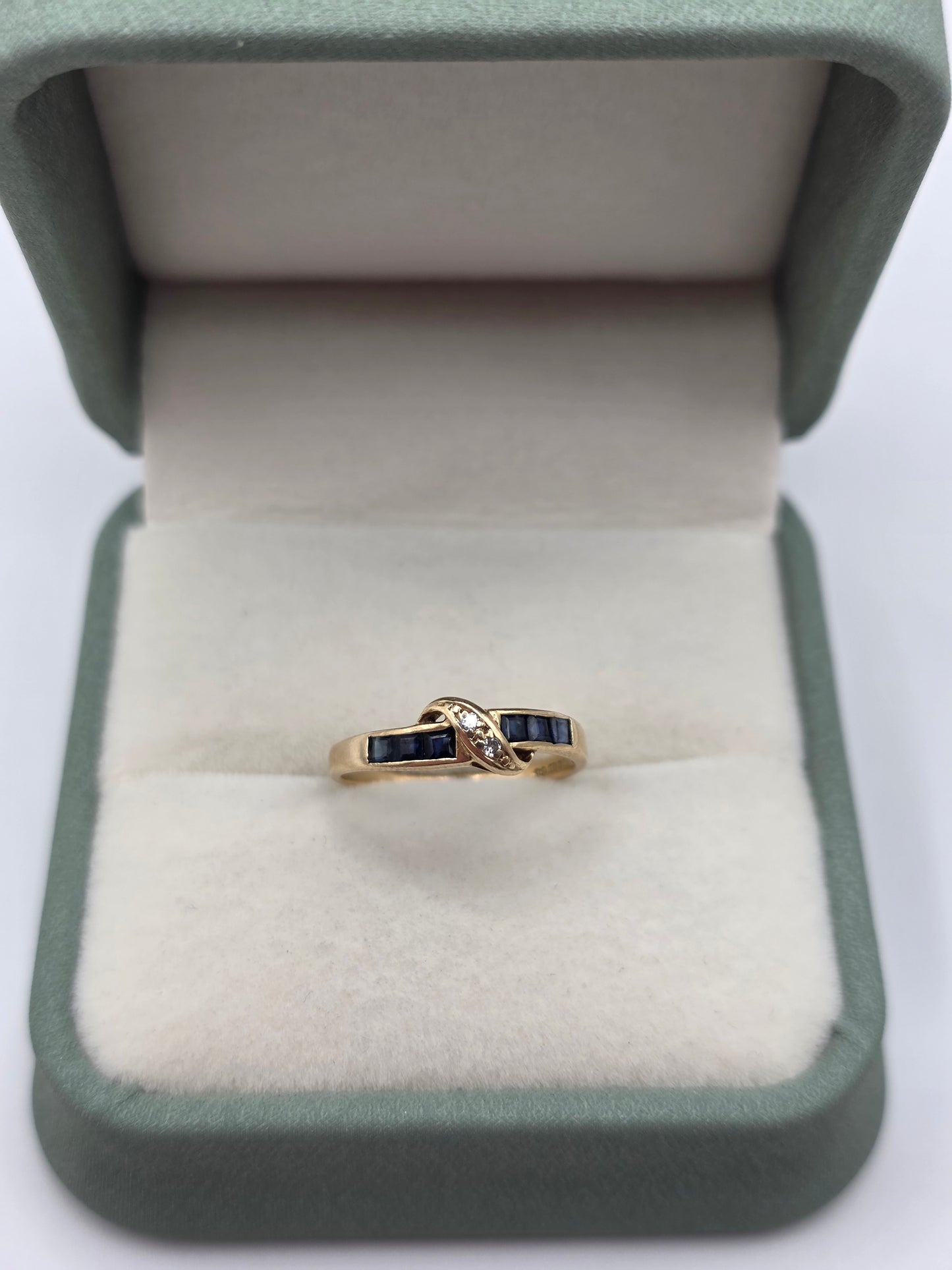 9ct gold sapphire and diamond ring