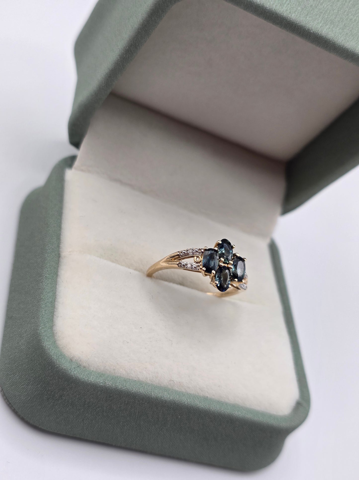 9ct gold alexandrite and diamond ring