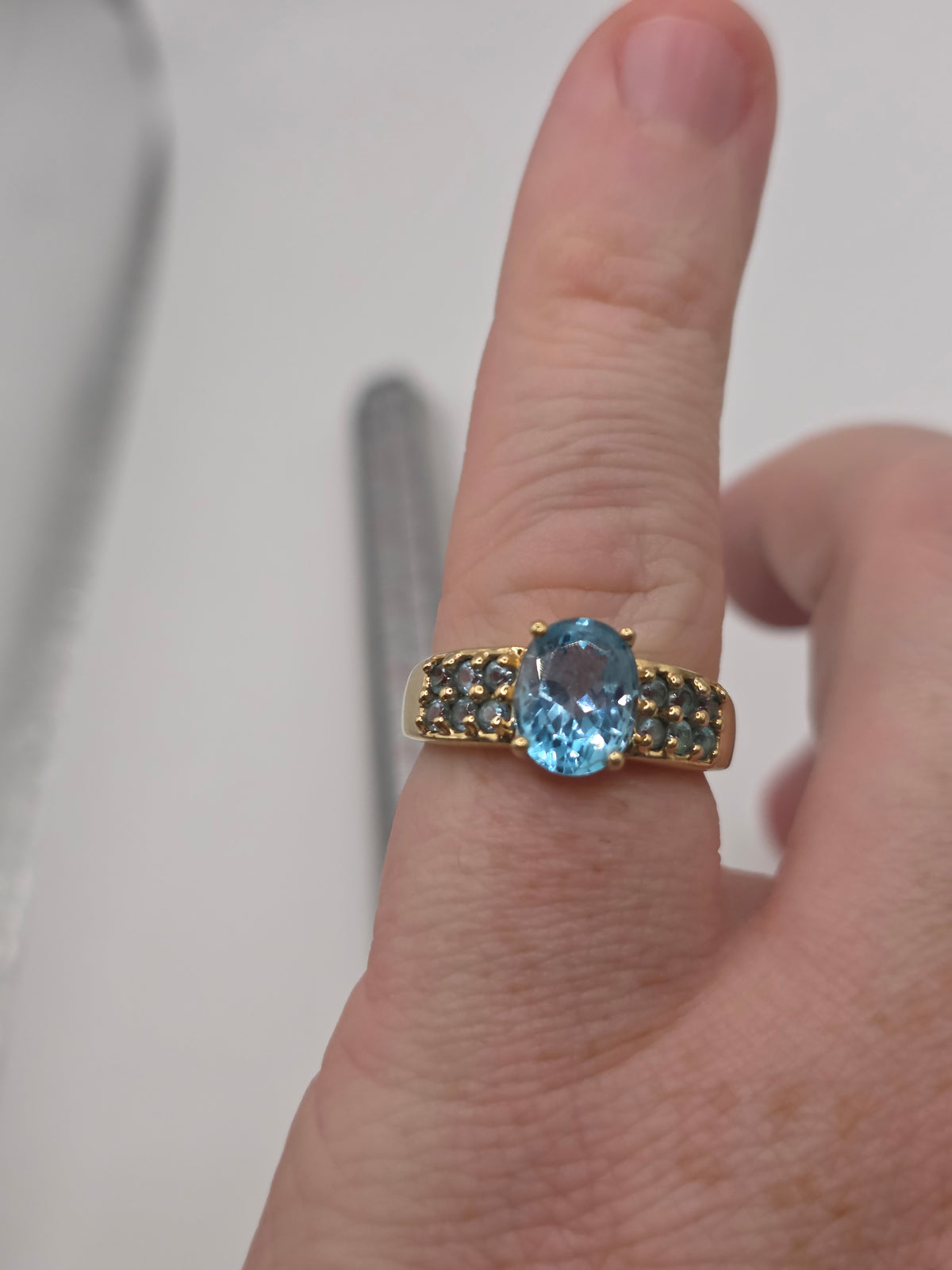Heavy 9ct gold topaz ring