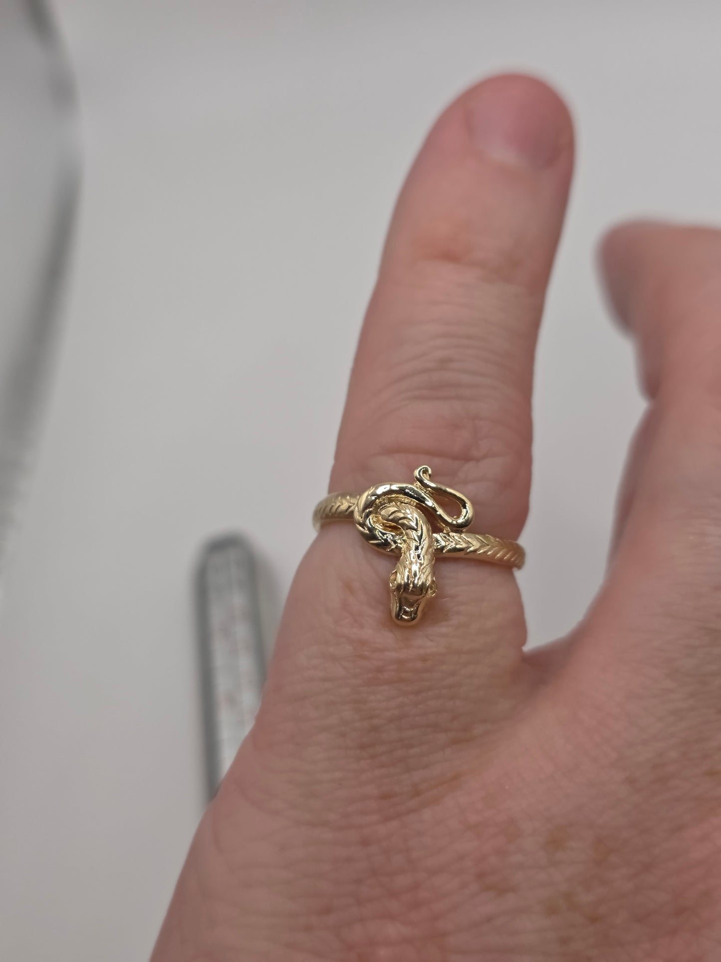 9ct gold snake ring