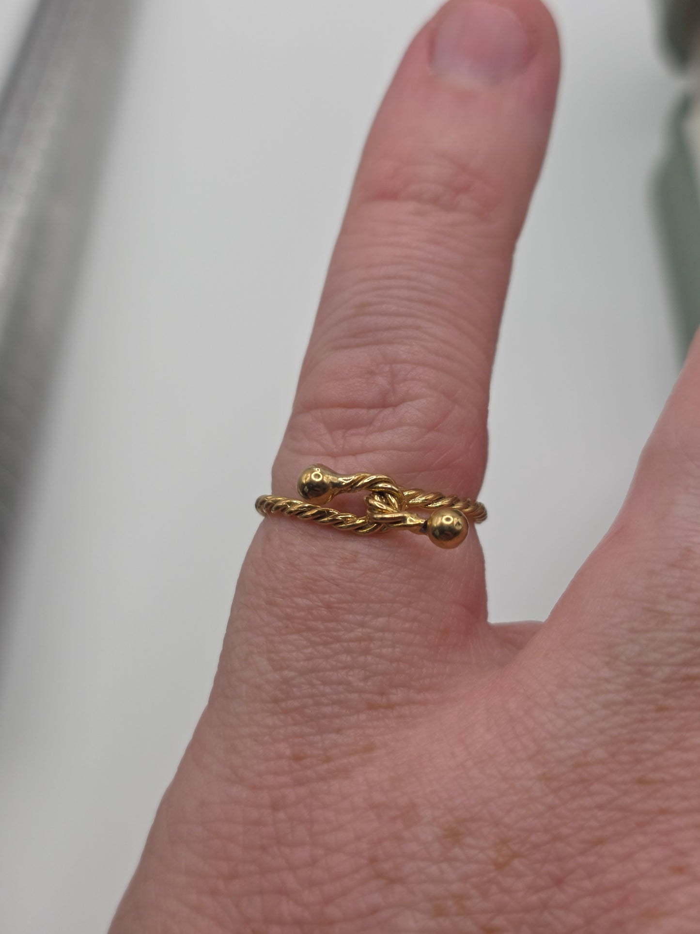 9ct gold twisted knot ring