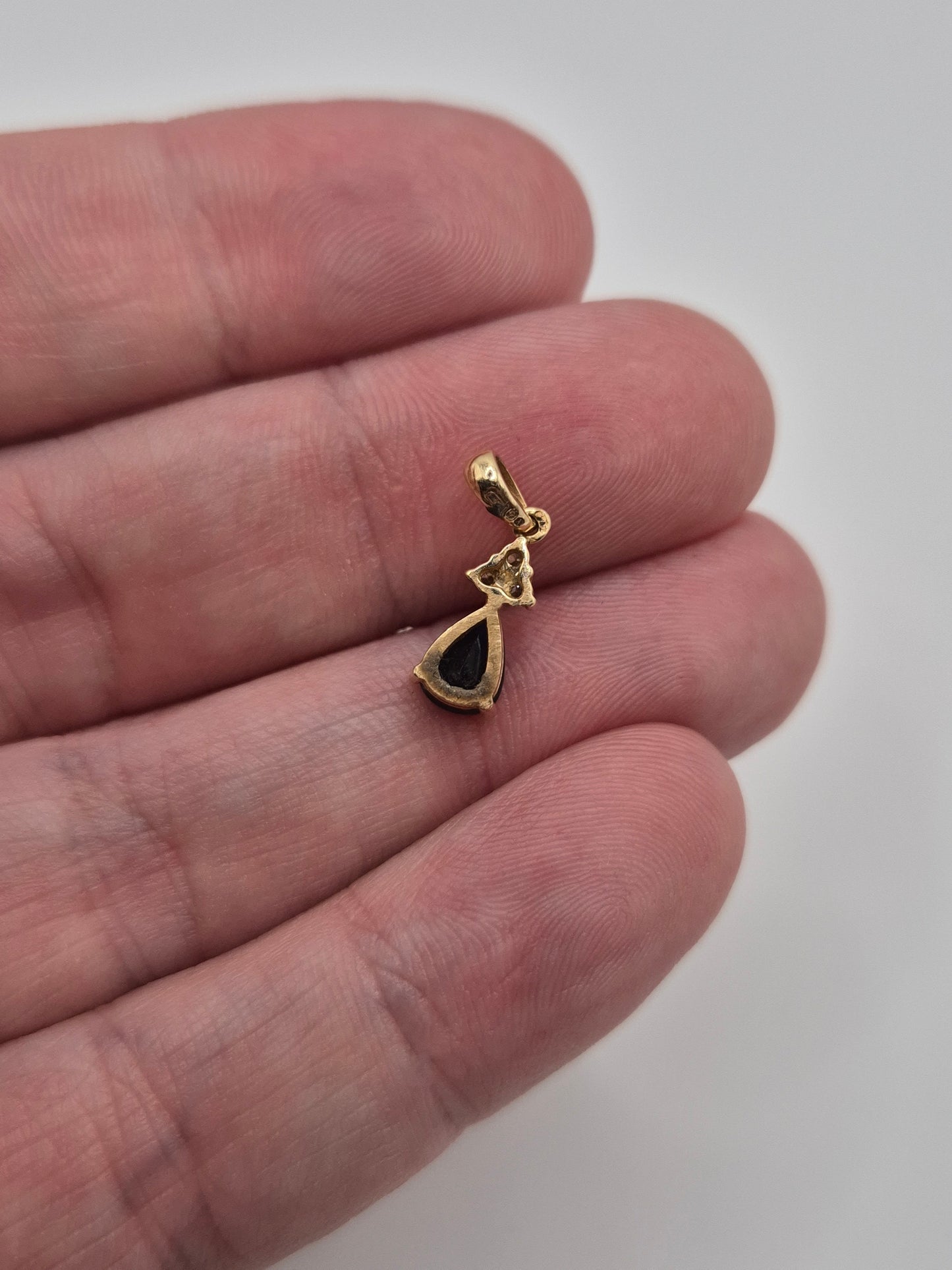 9ct gold sapphire and diamond pendant