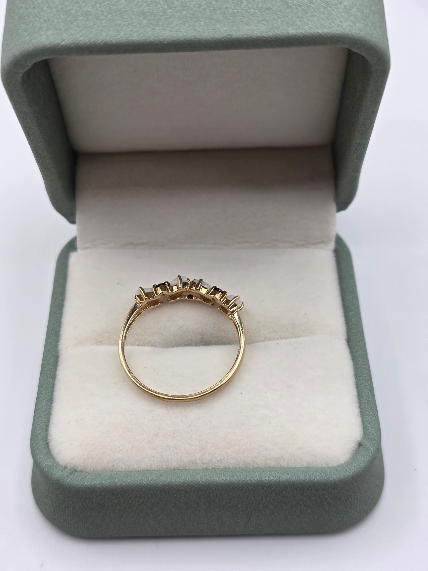 9ct gold opal and garnet ring