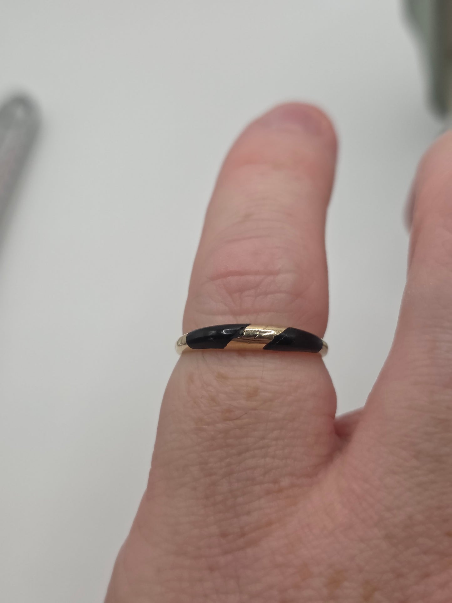 9ct gold onyx ring