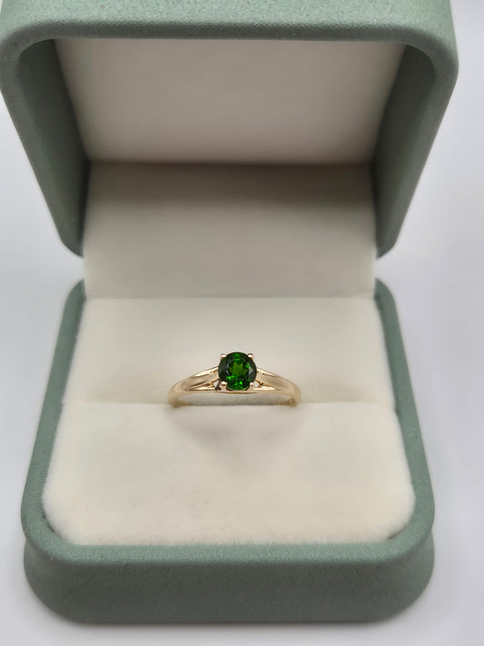 9ct gold diopside ring