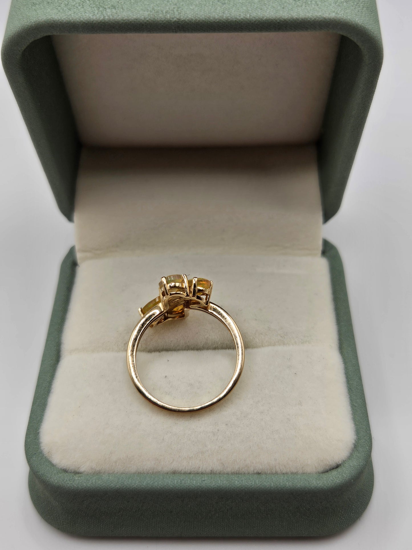 9ct gold opal ring